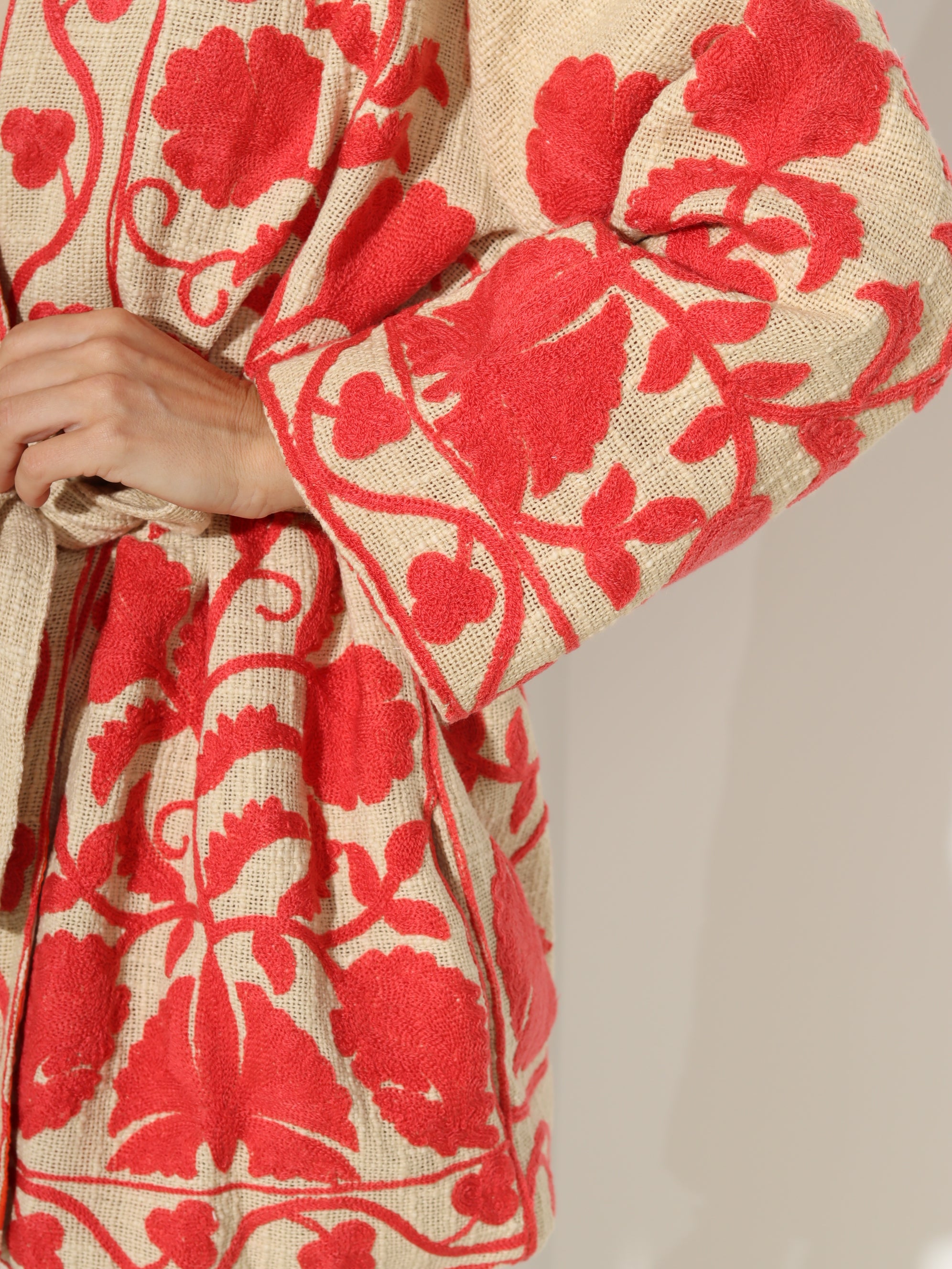 Bēšas krāsas kimono džutas stila audumā - 18337