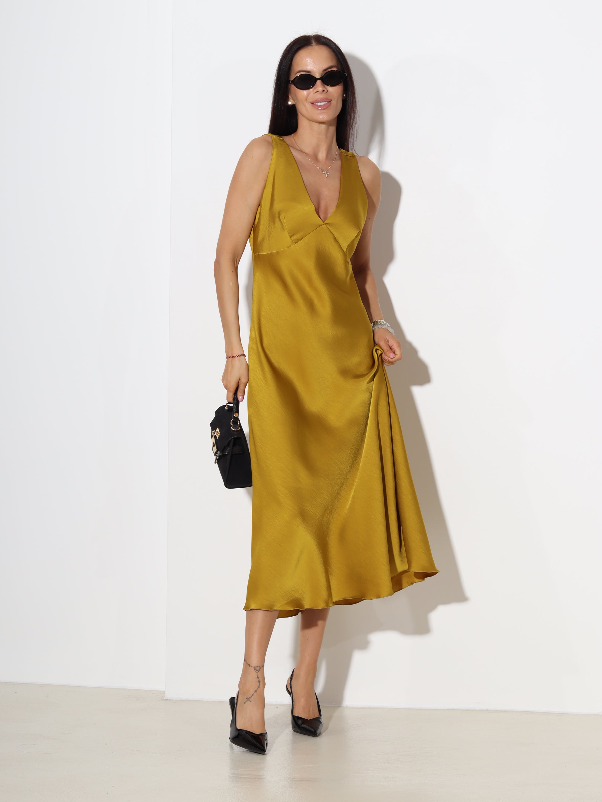 Dzeltena midi kleita ,,Satin slip'' - 19638
