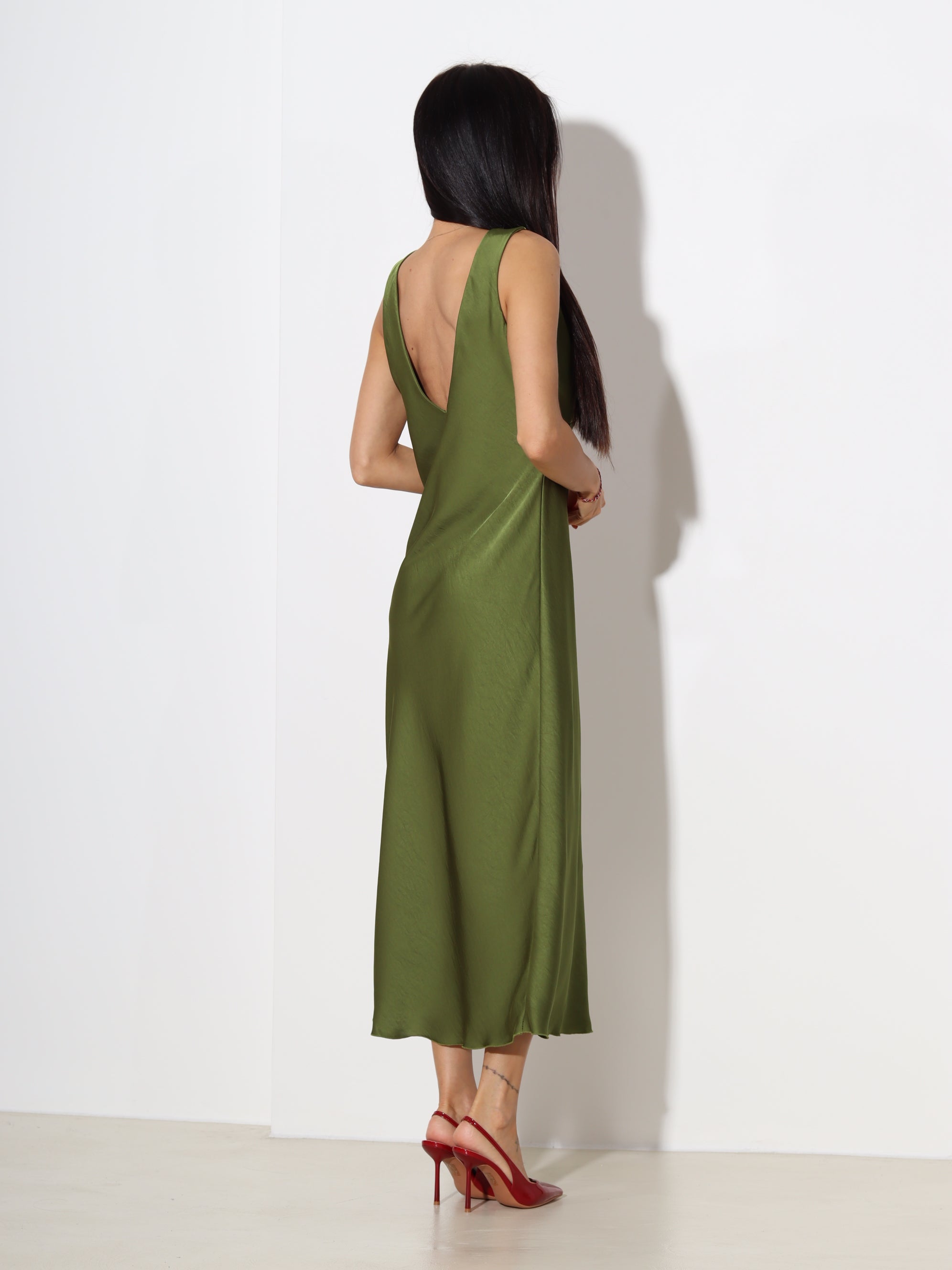 Zaļa midi kleita ,,Satin slip'' - 19640