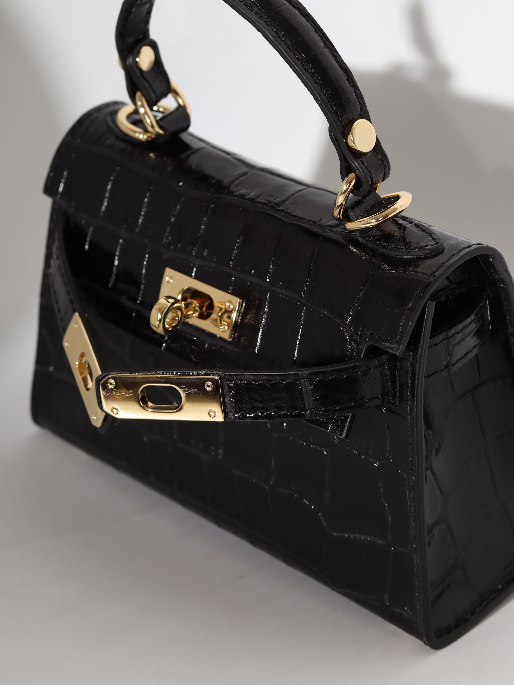 Melna, d/ā soma "Mini klasika" ar reljefu - 18367