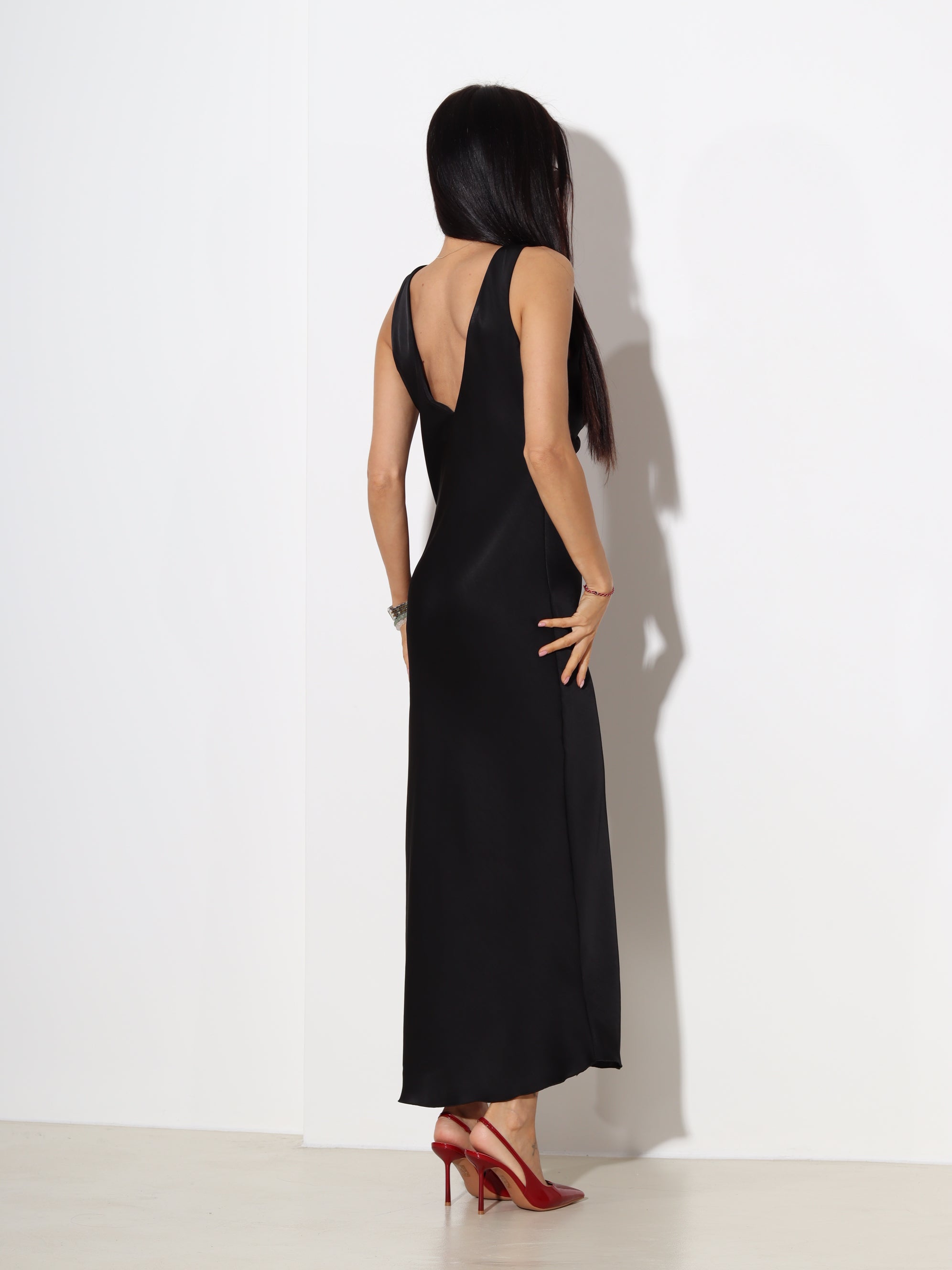 Melna midi kleita ,,Satin slip'' - 19643