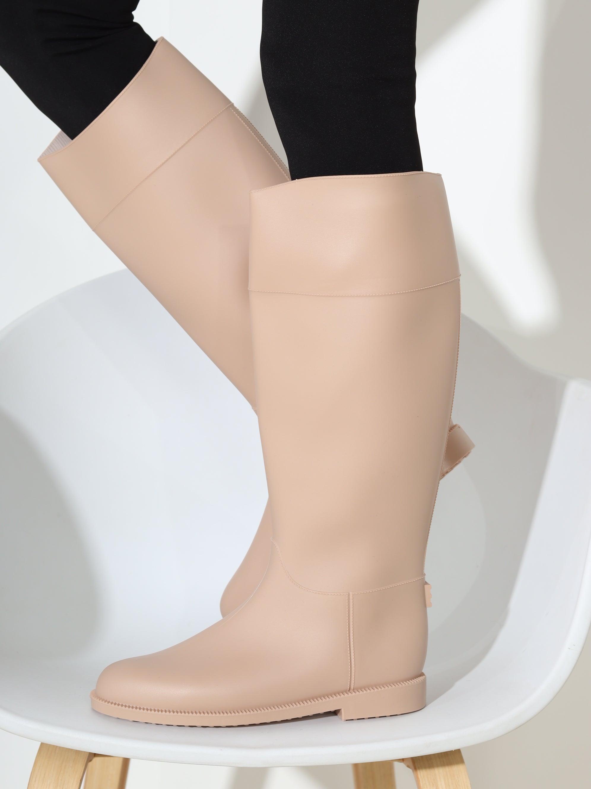 Bēšā tonī, gari gumijas zābaki 'Simple' – 18273