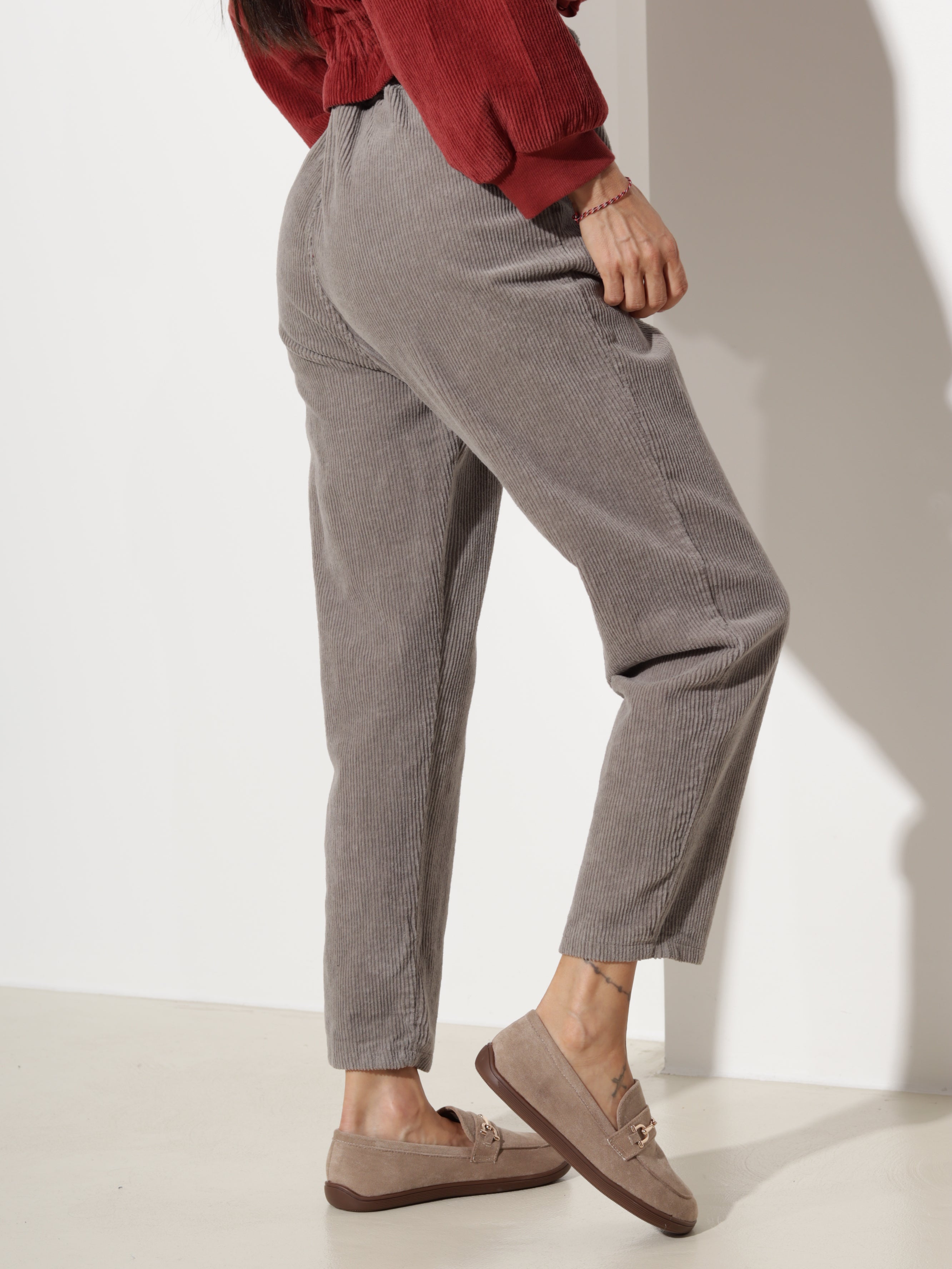 Taupe velveta "Mom fit" tipa bikses- 20614