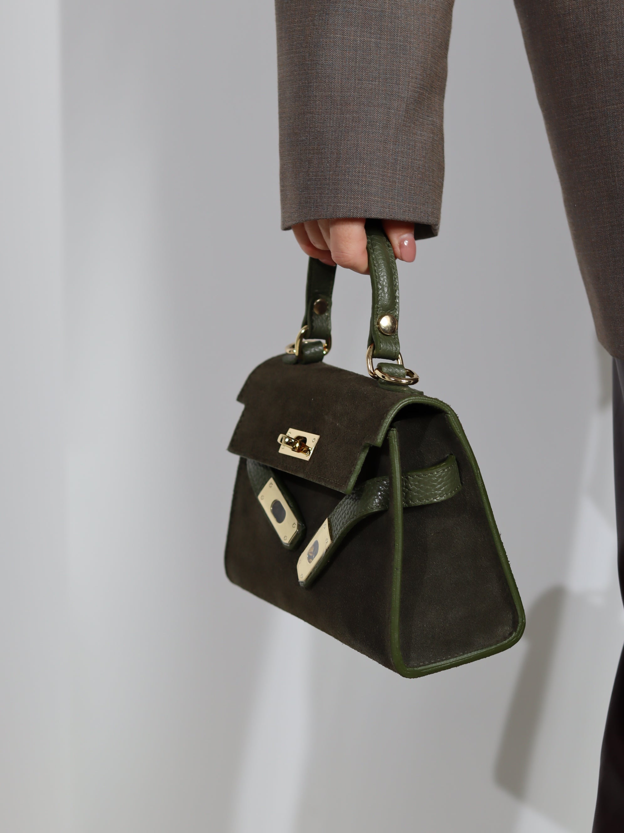 Haki/zaļa zamšādas soma "Mini klasika" – 18090.a