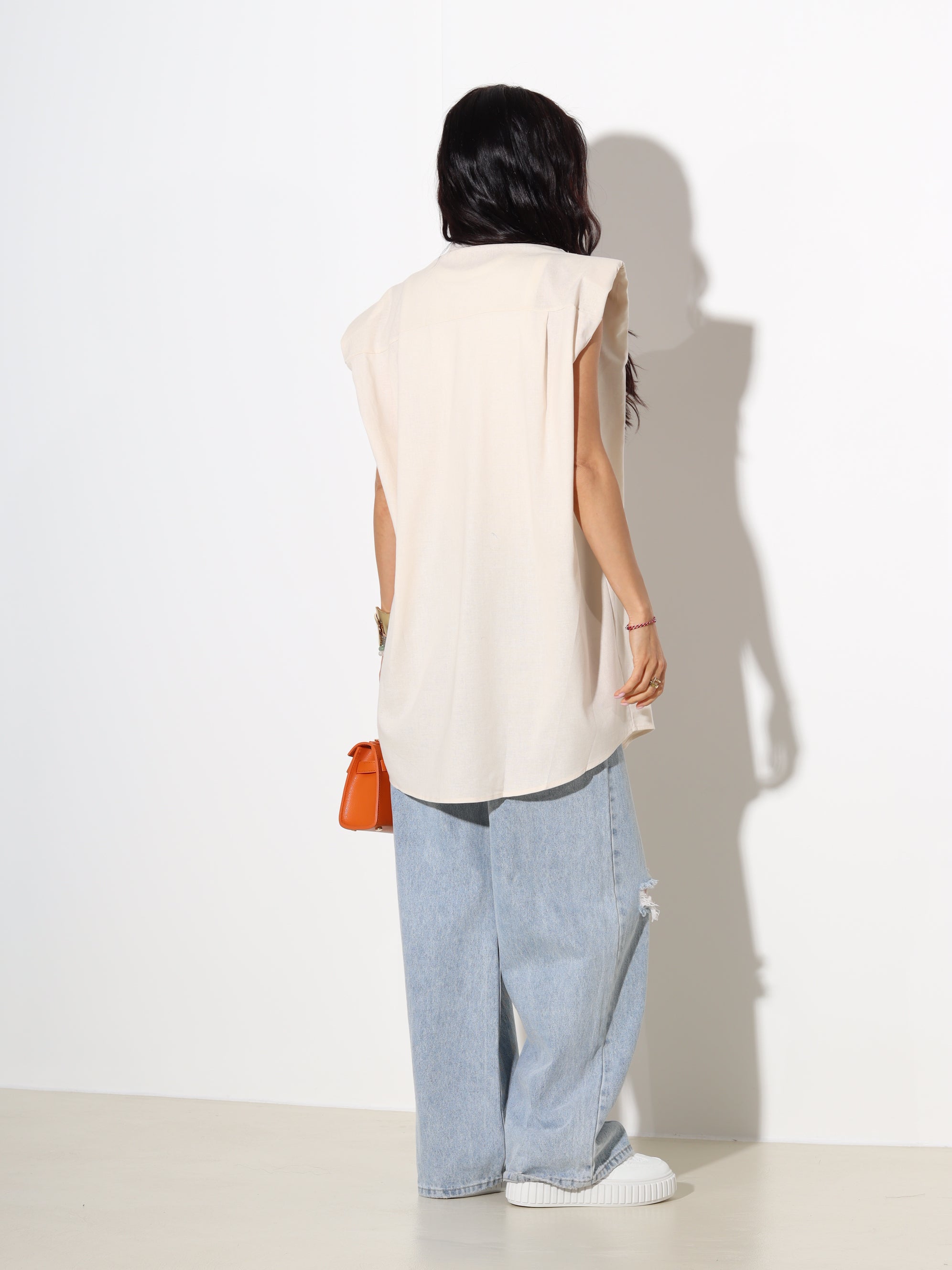 Bēša lina krekls bez piedurknes - 19005