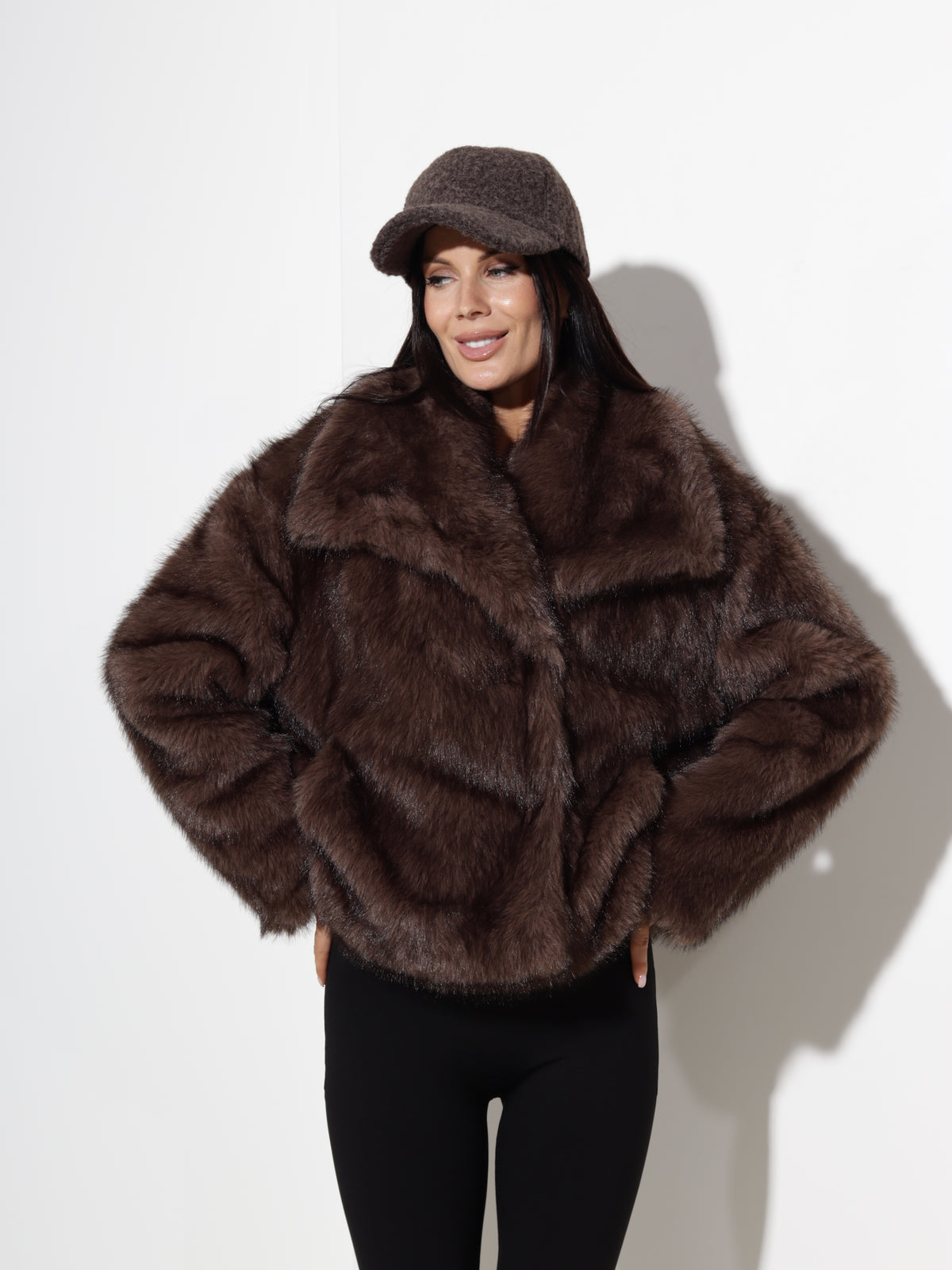 Tumši taupe kažoks "Fluffy" - 21049