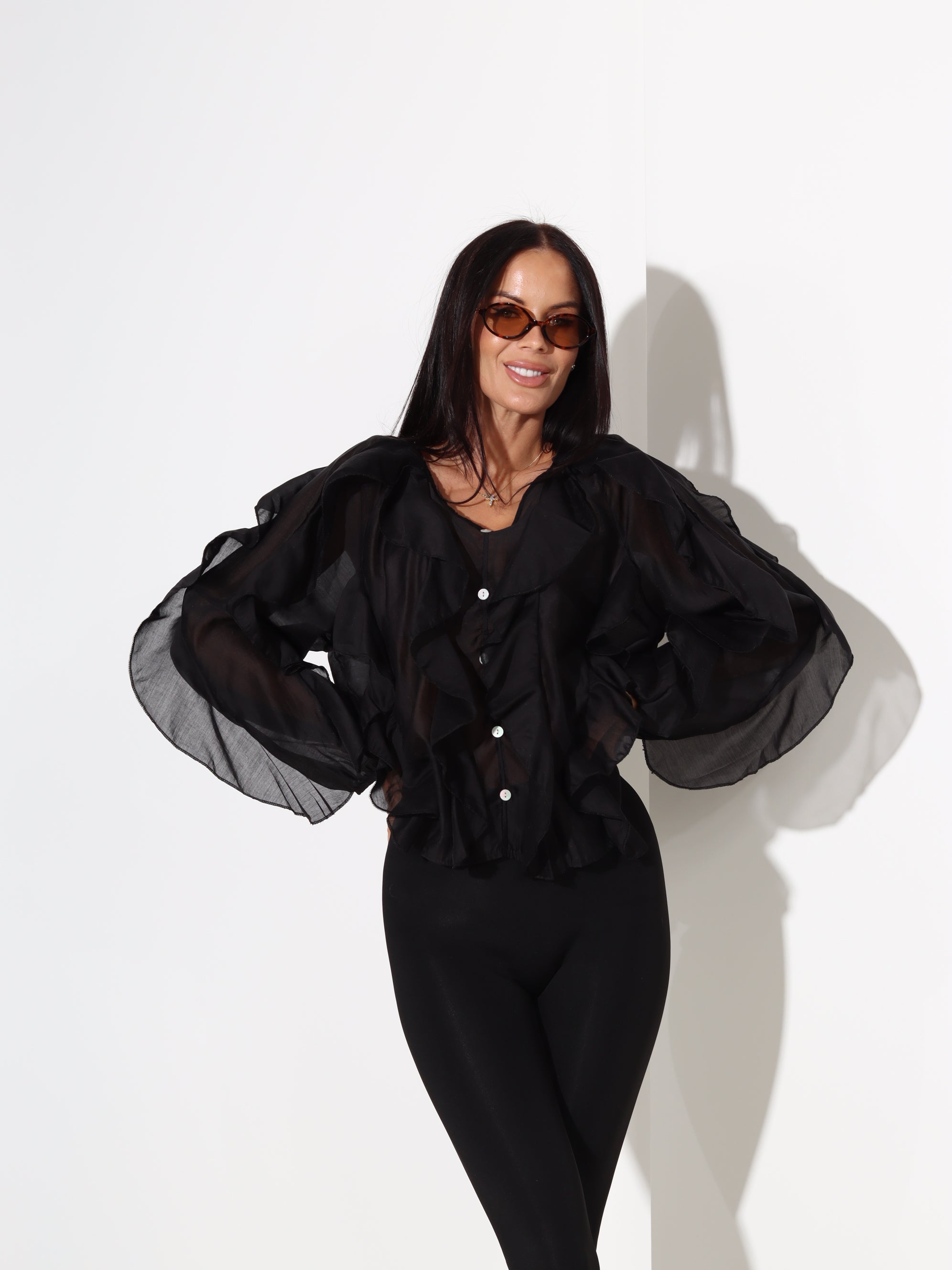 Melna bluze 'Volānrišiņa' - 18155