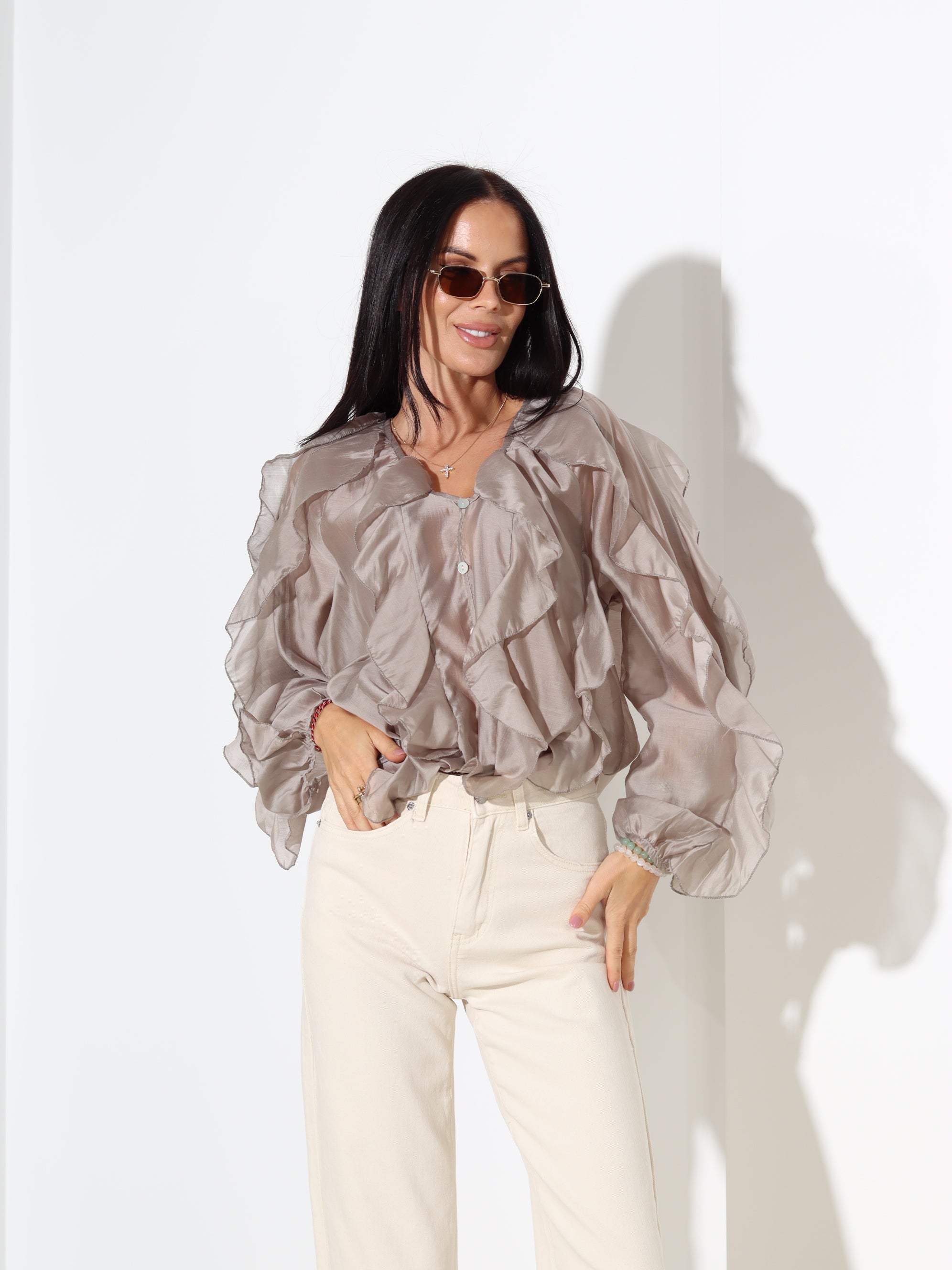 Taupes tonī blūze 'Volānrišiņa' - 18158