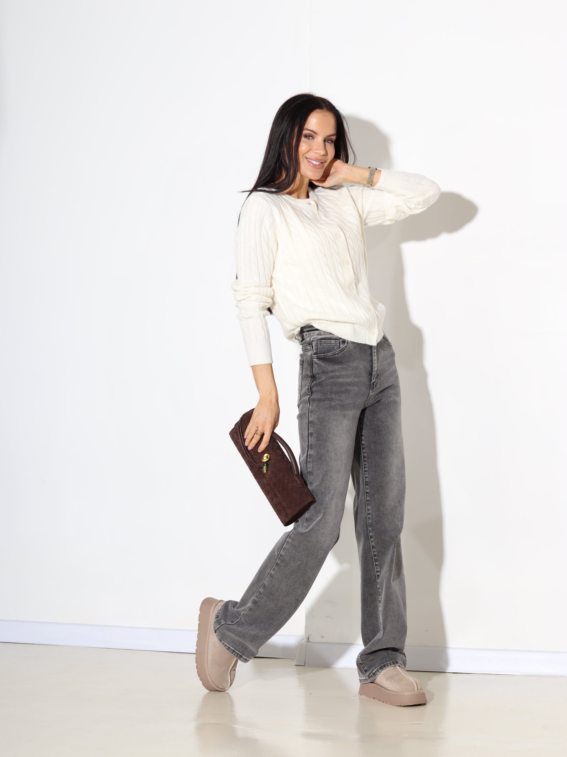 Balta, adīta, pogājama jaka ar smalku pīnes rakstu - 17889