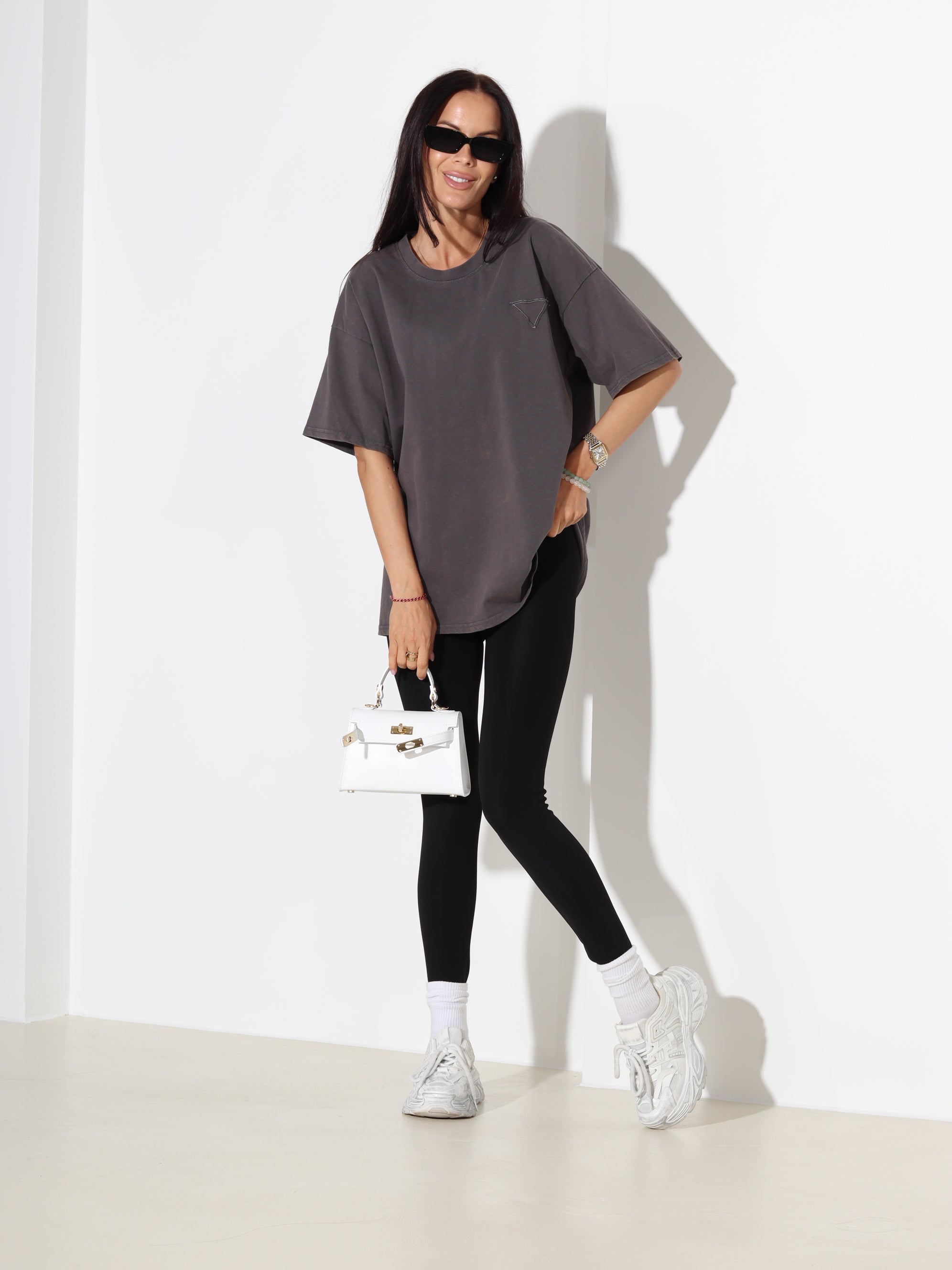 Tumši pelēks tops ar bēšu, smalku batikojuma efektu- 18384