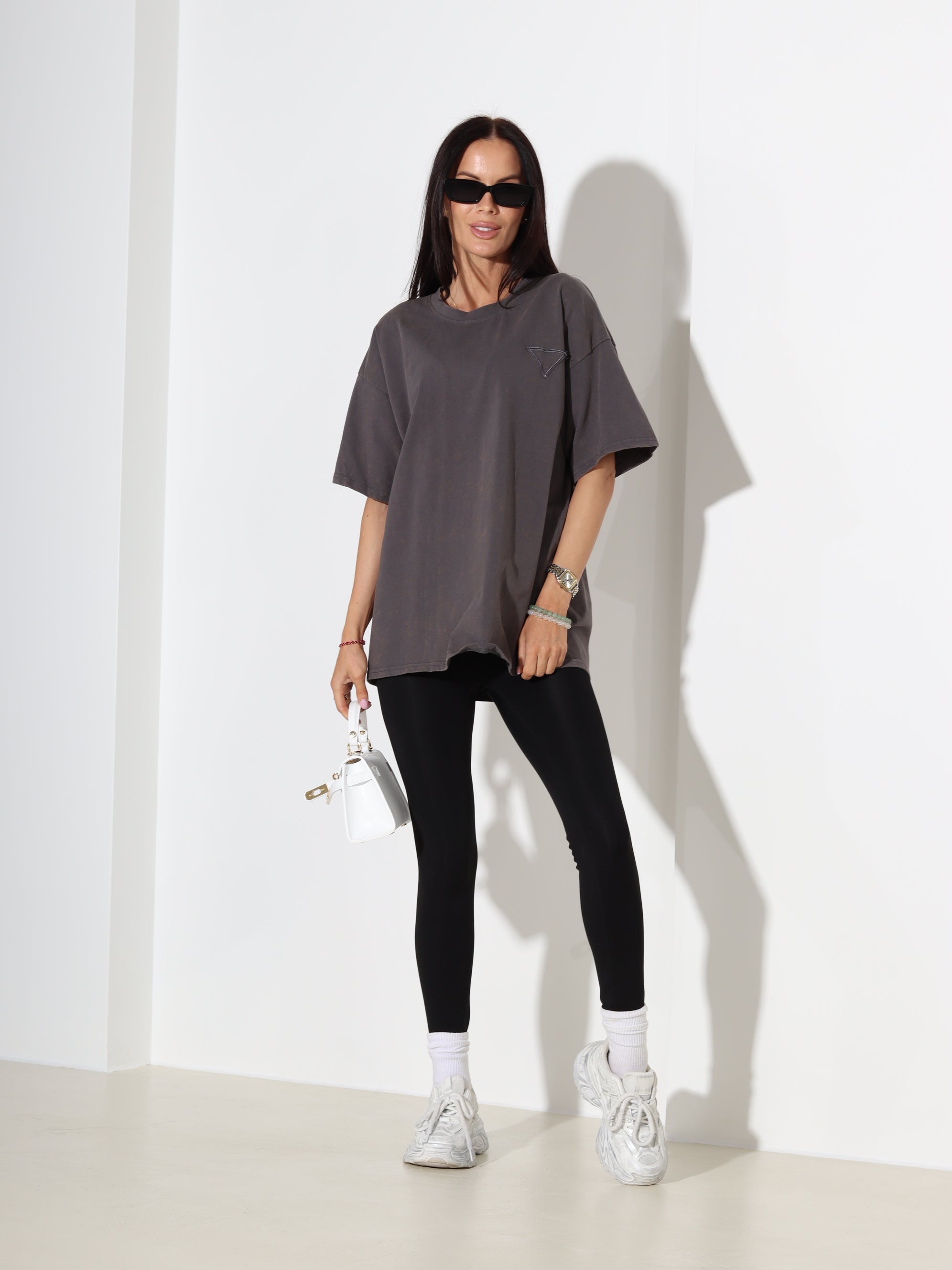 Tumši pelēks tops ar bēšu, smalku batikojuma efektu- 18384