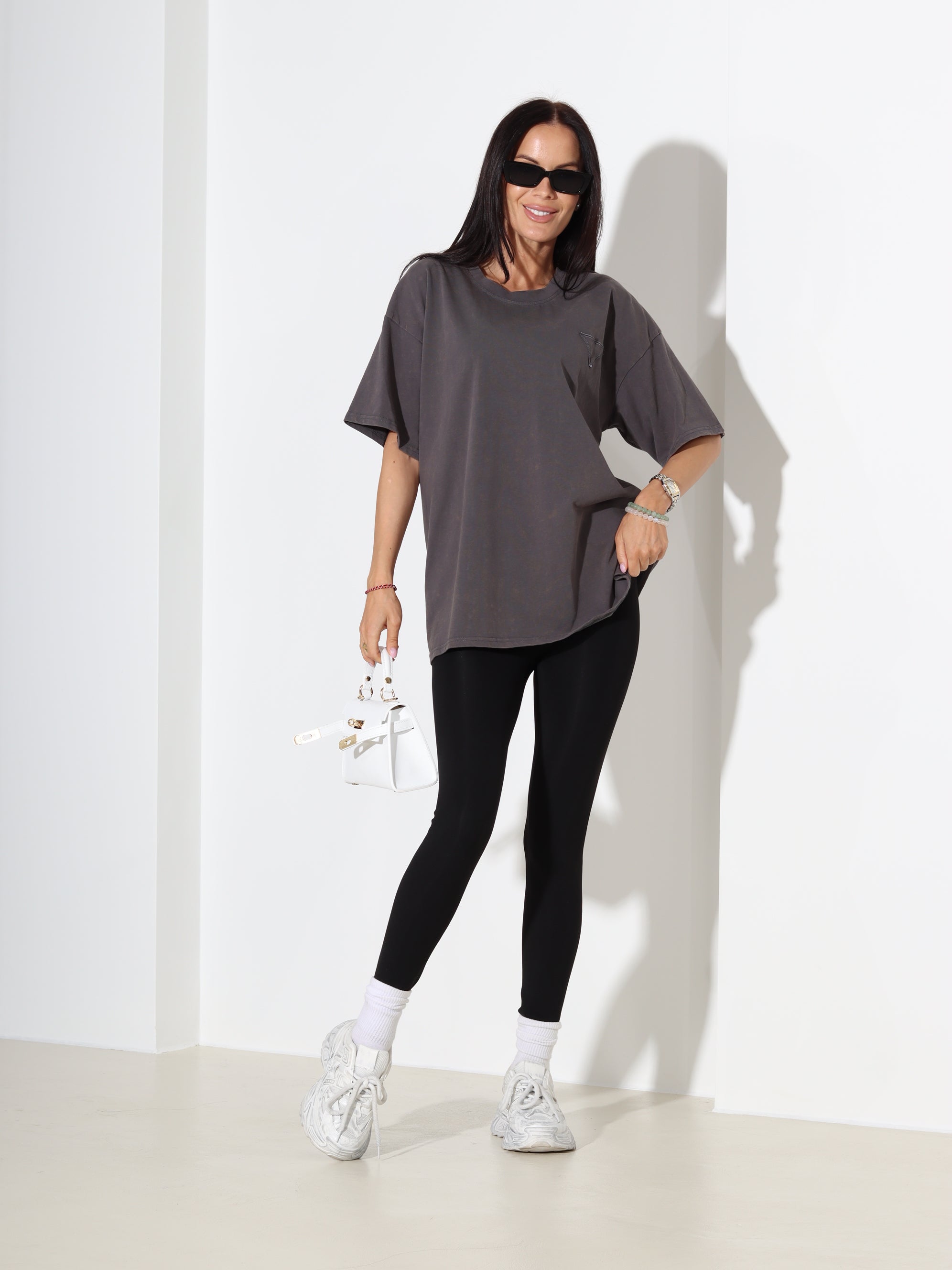 Tumši pelēks tops ar bēšu, smalku batikojuma efektu- 18384