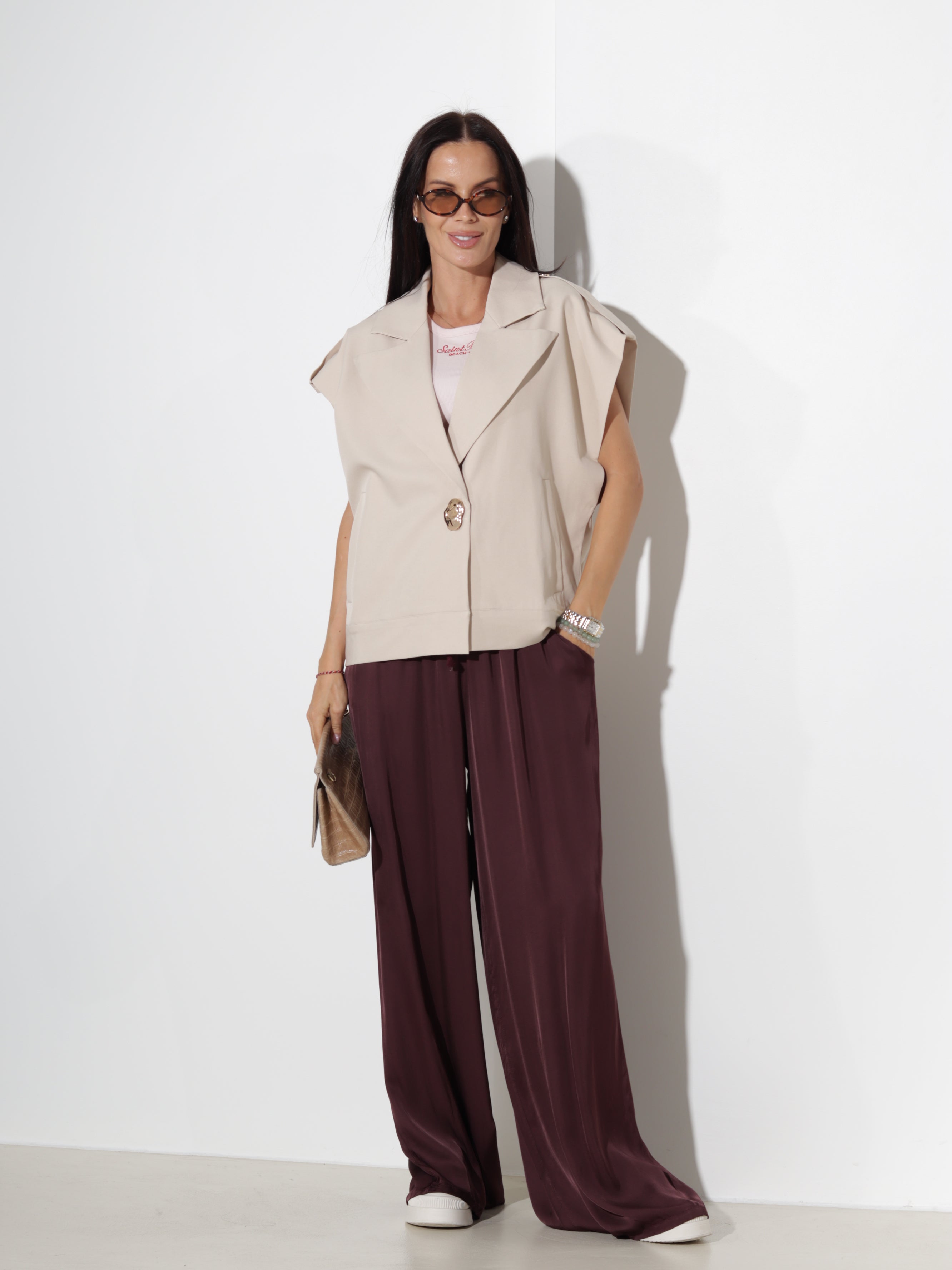 Bēša oversize veste ar zelta krāsas spiedpogu un platu apkakli  - 20365