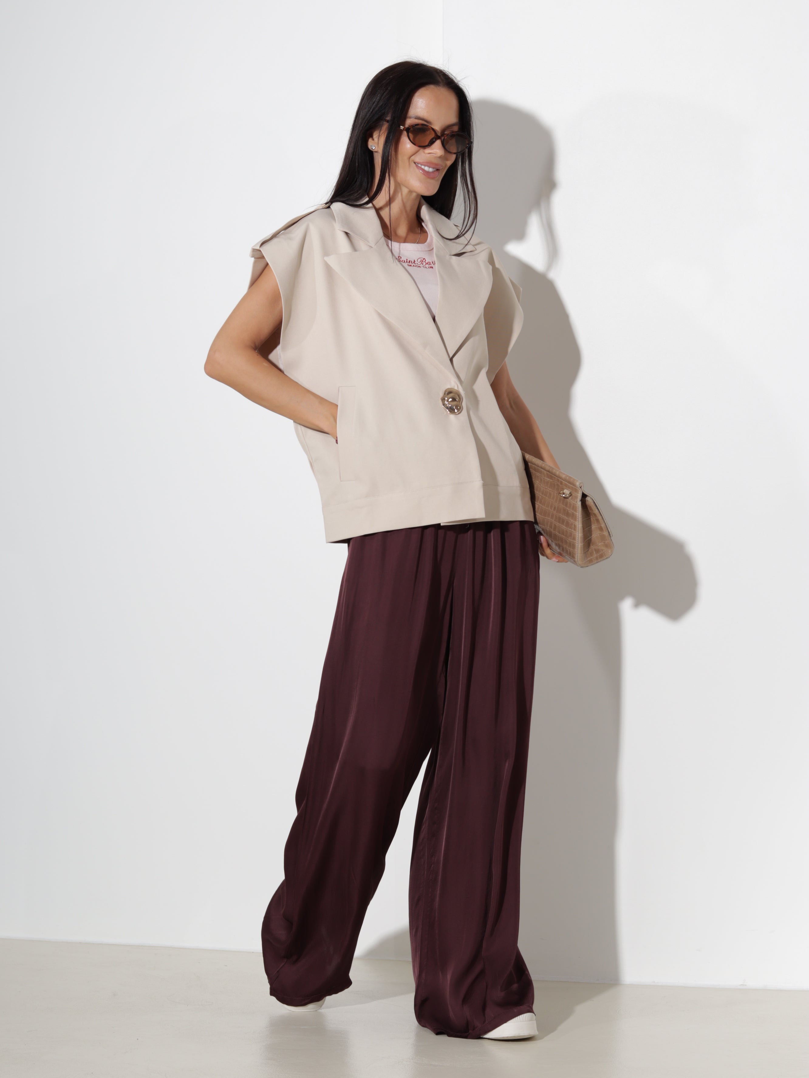 Bēša oversize veste ar zelta krāsas spiedpogu un platu apkakli  - 20365