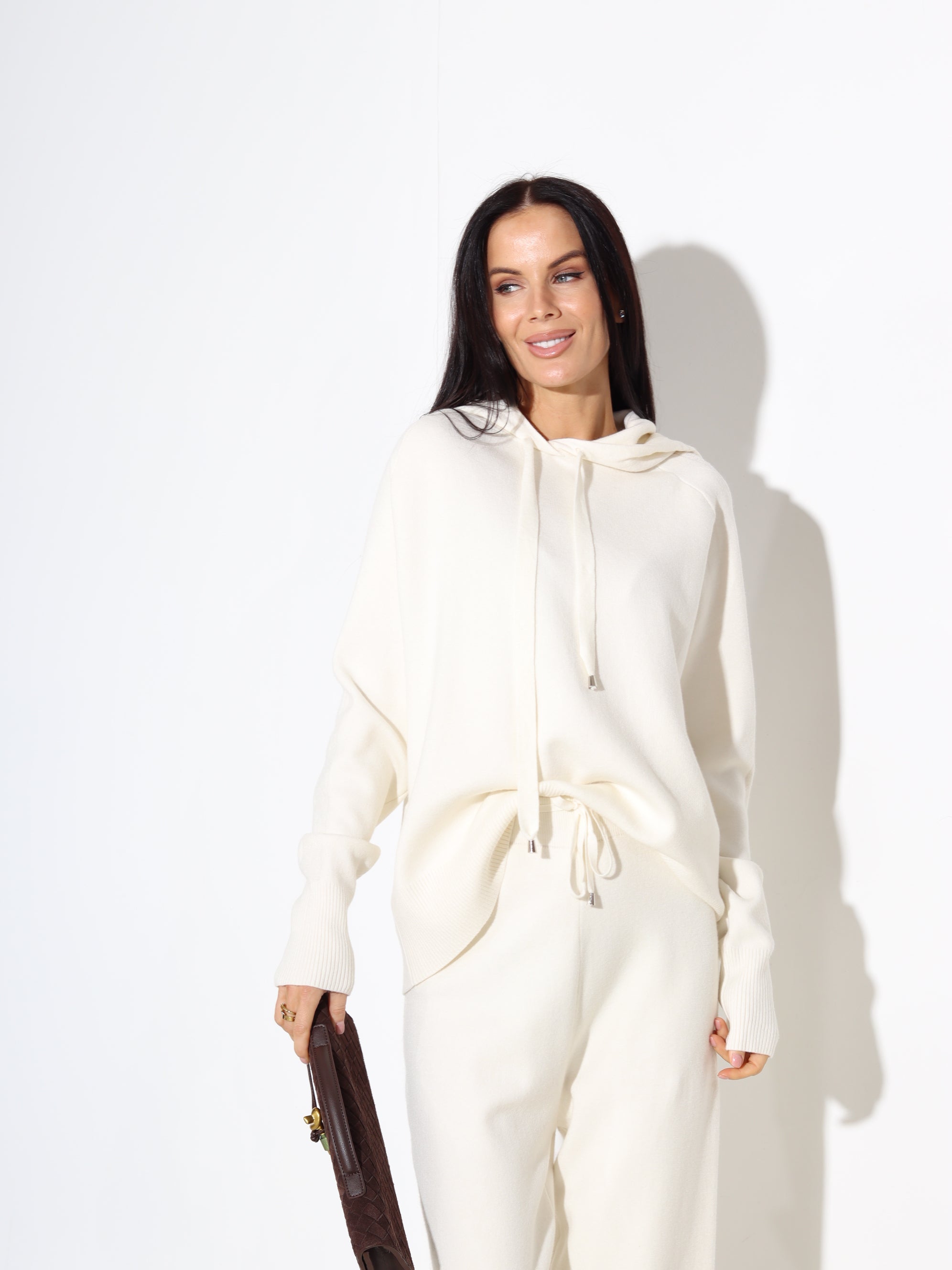 Balts "Lara" adīts komplekts ar kapuci - 17894