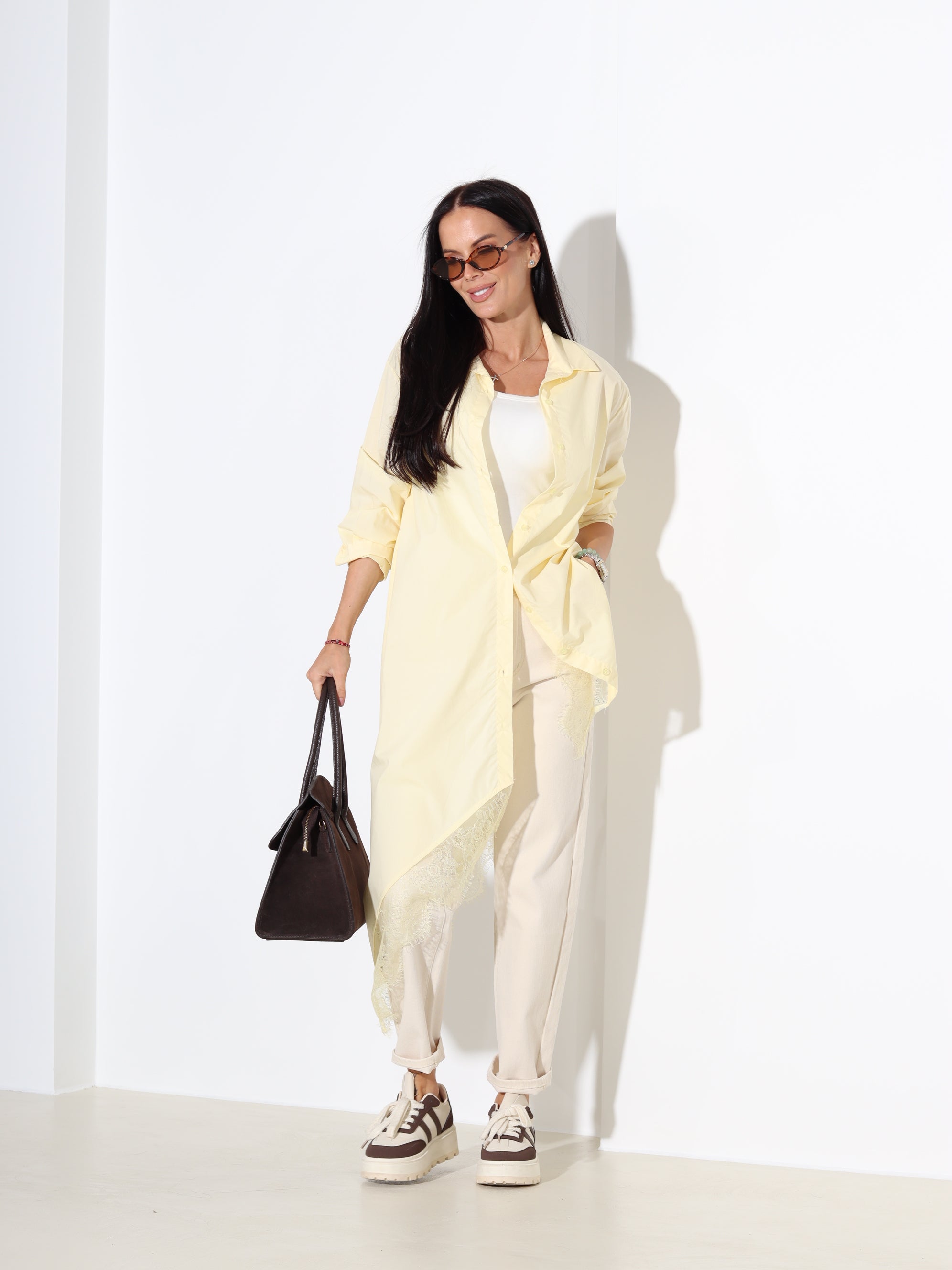 Dzeltens krekls ar slīpu apakšmalu un mežģīni - 18139