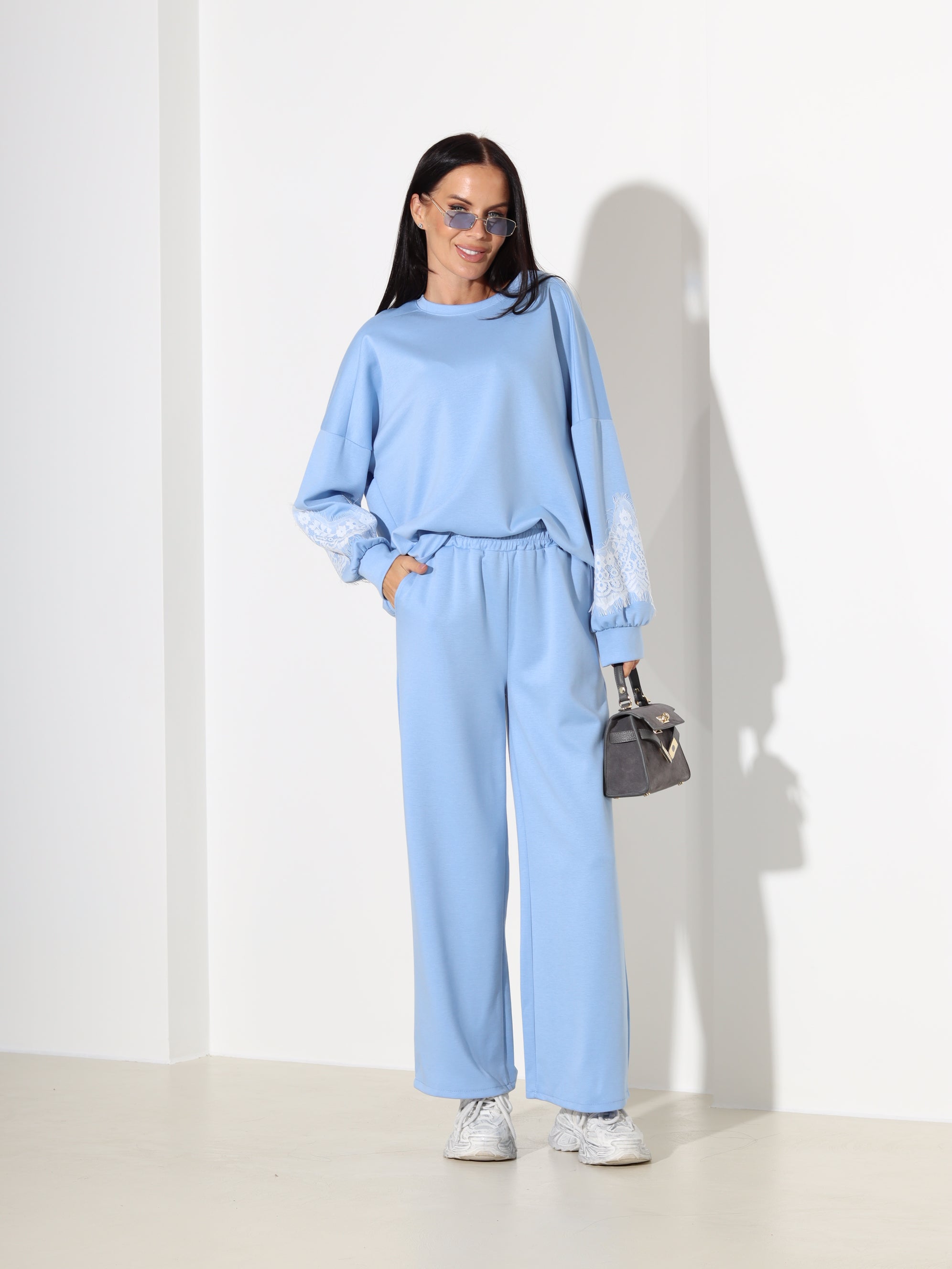 Zils komplekts ar mežģīnes akcentu piedurknē – 18192