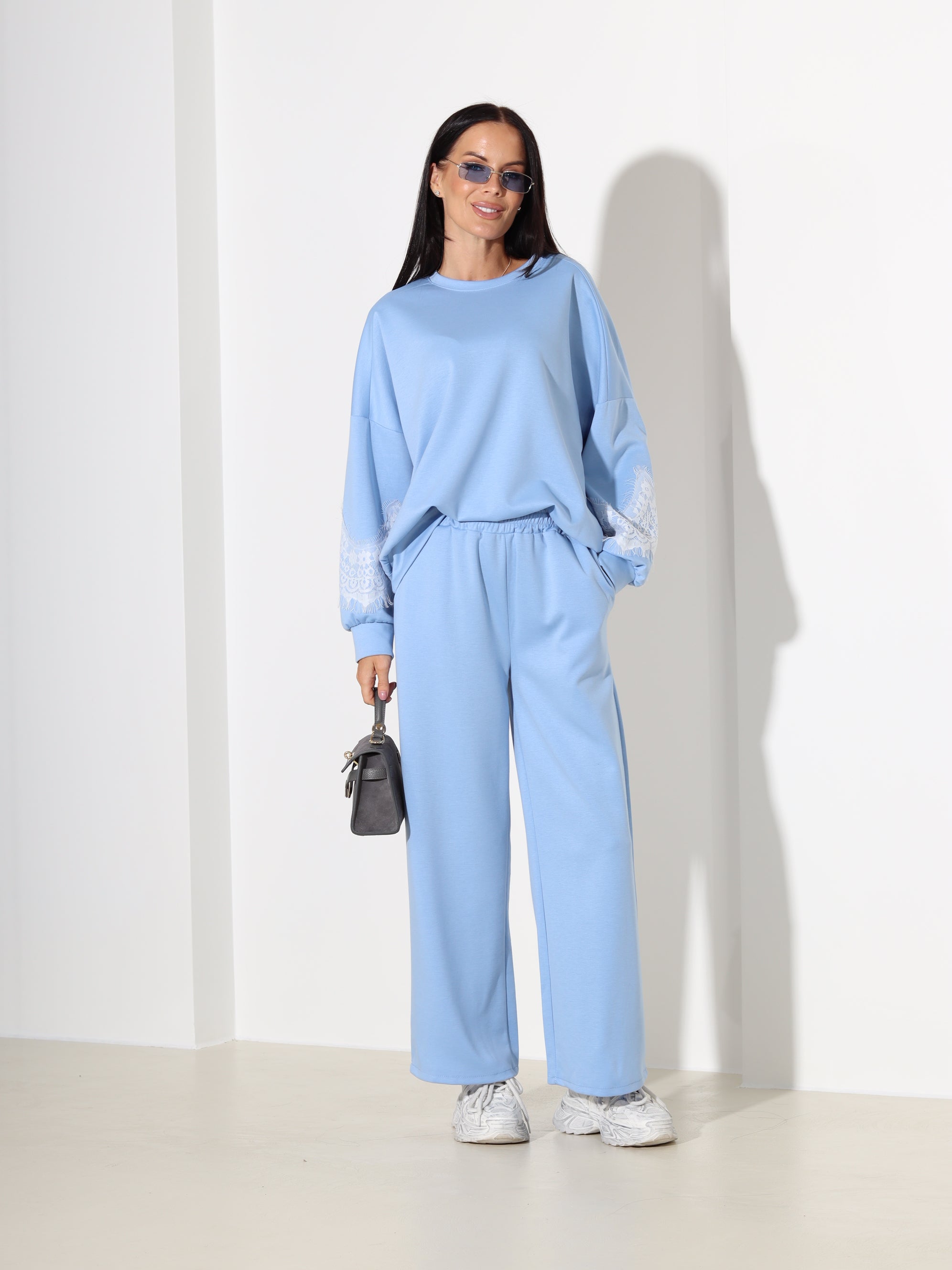 Zils komplekts ar mežģīnes akcentu piedurknē – 18192