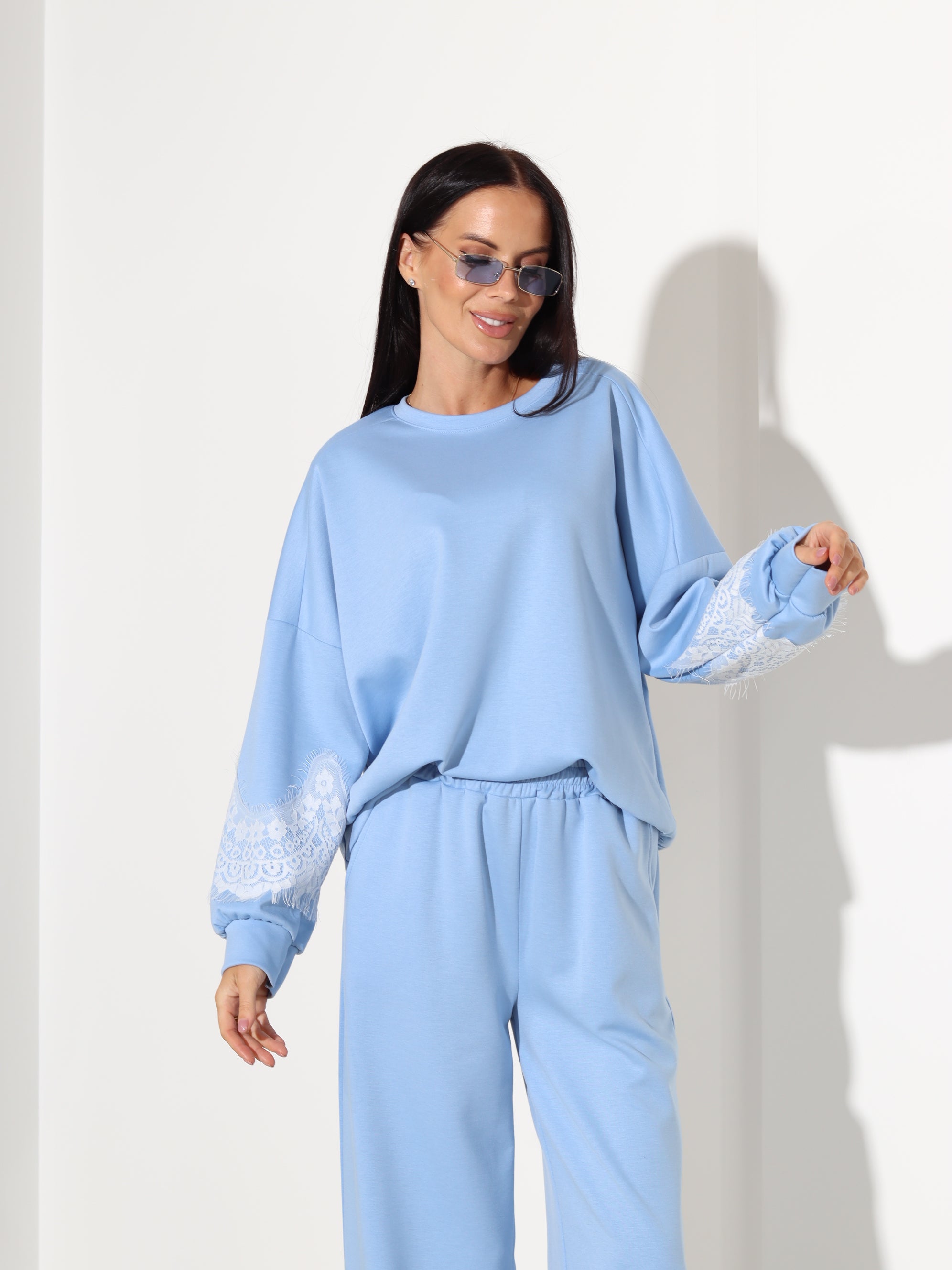 Zils komplekts ar mežģīnes akcentu piedurknē – 18192