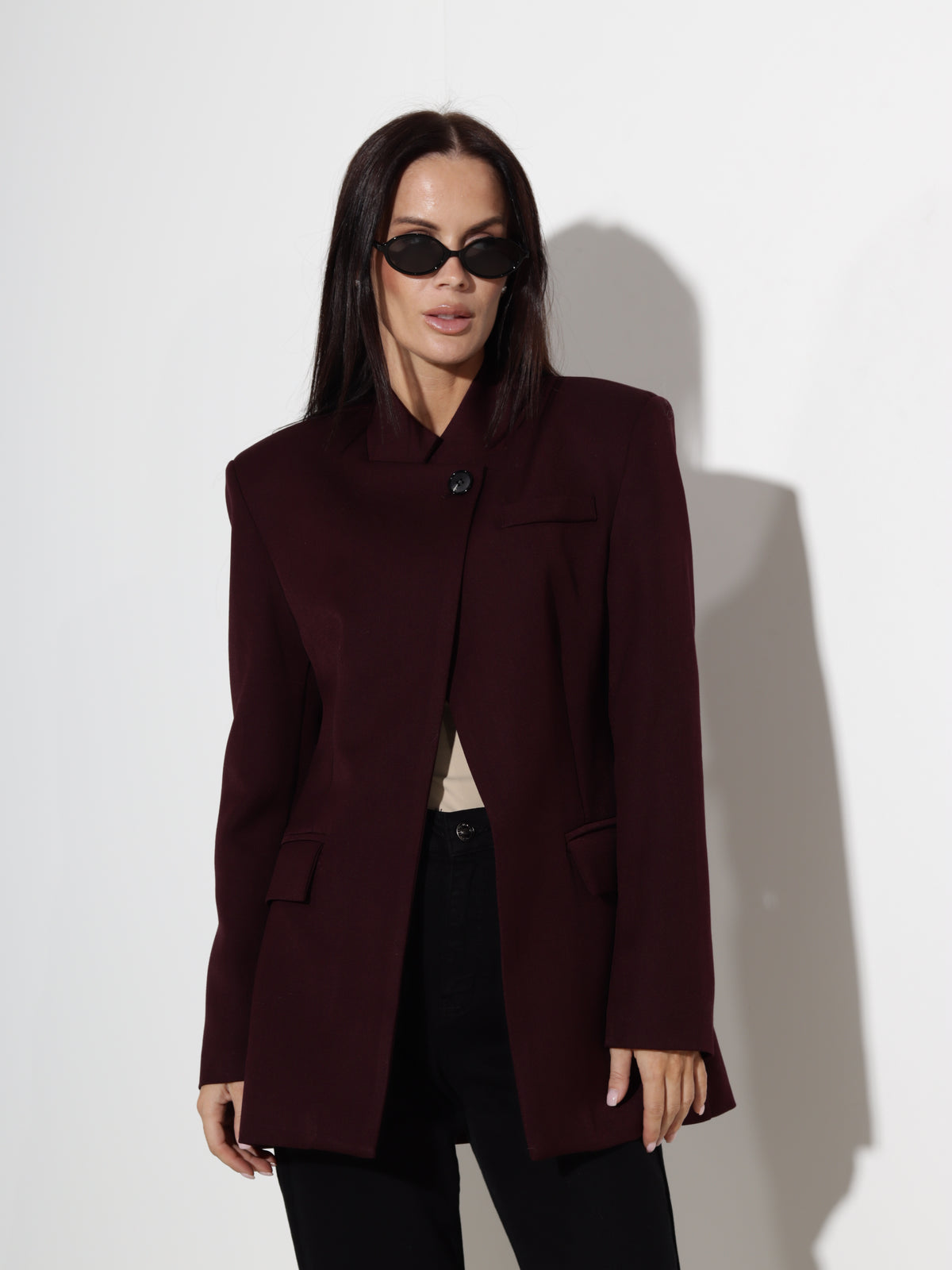 Bordo toņa žakete ar 'Neck button' - 21064