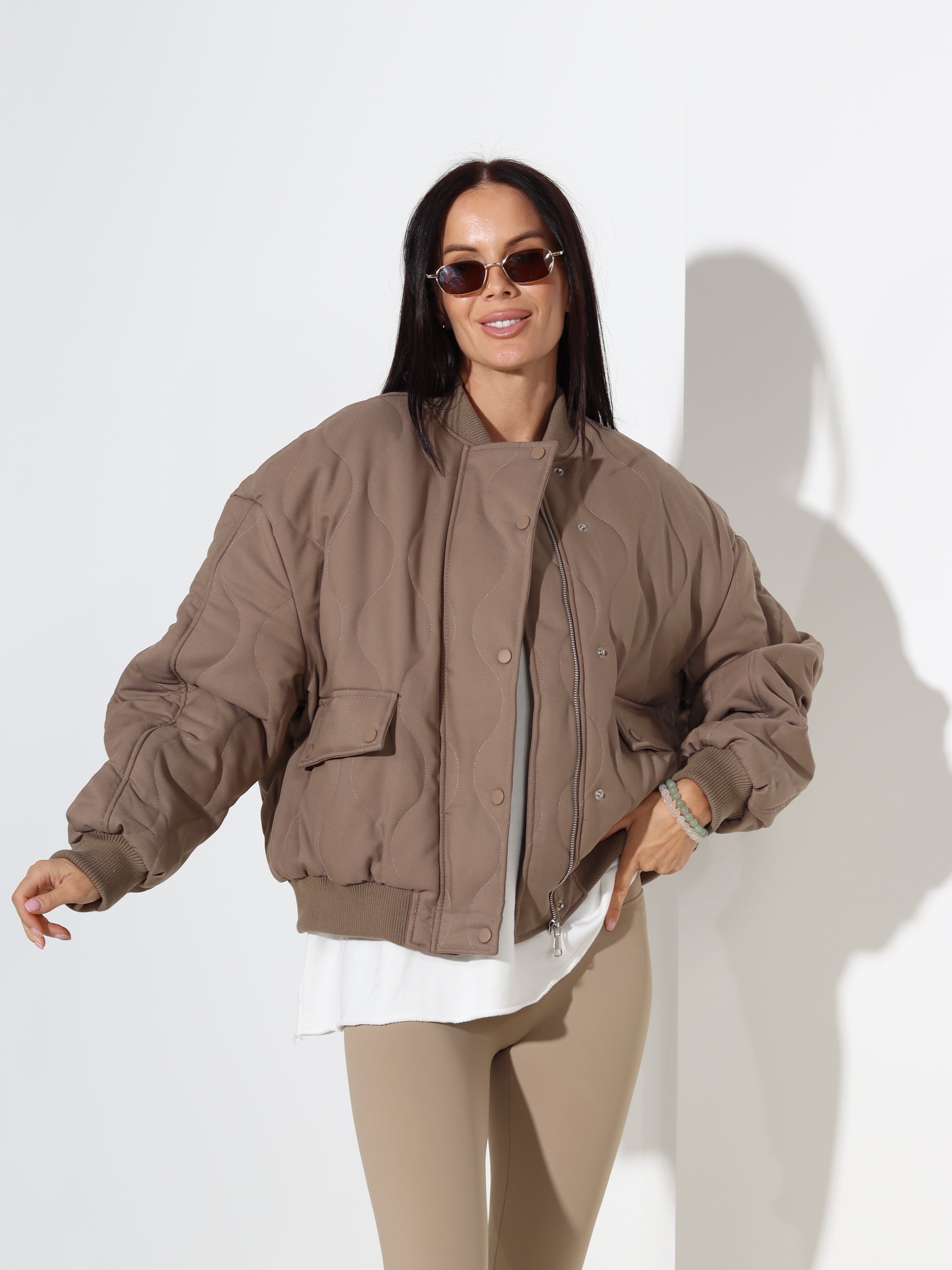 Tumša taupes bombertipa virsjaka- 18440