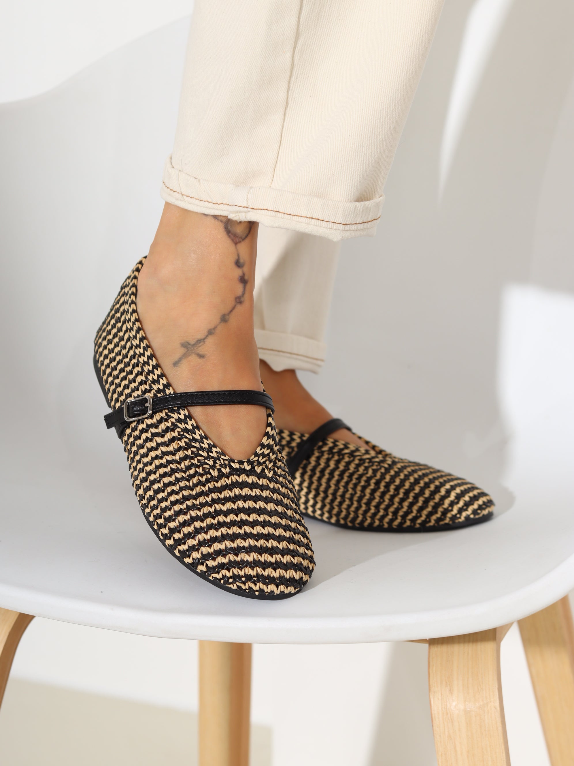 Brūnas ar melnu sietiņkurpes/ laiviņas - 18449