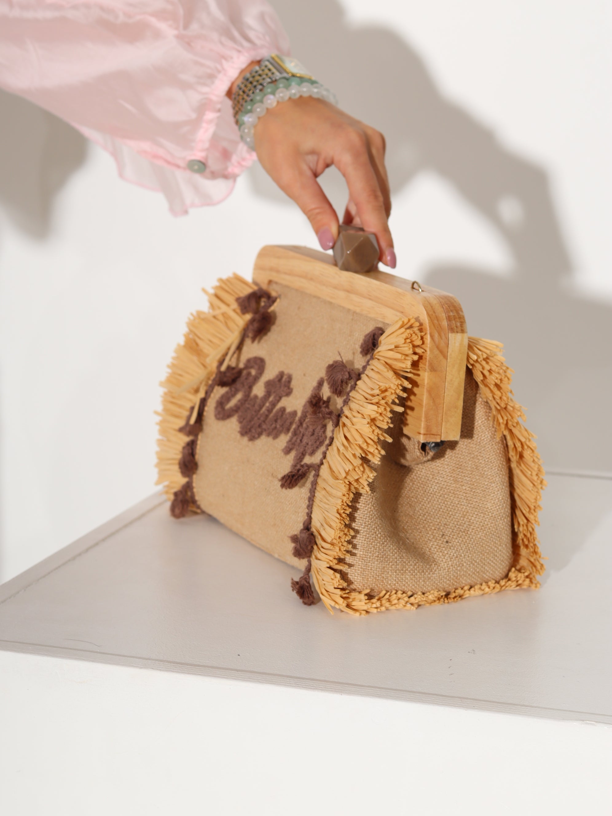 Brūna soma "Parem elu" - 18175