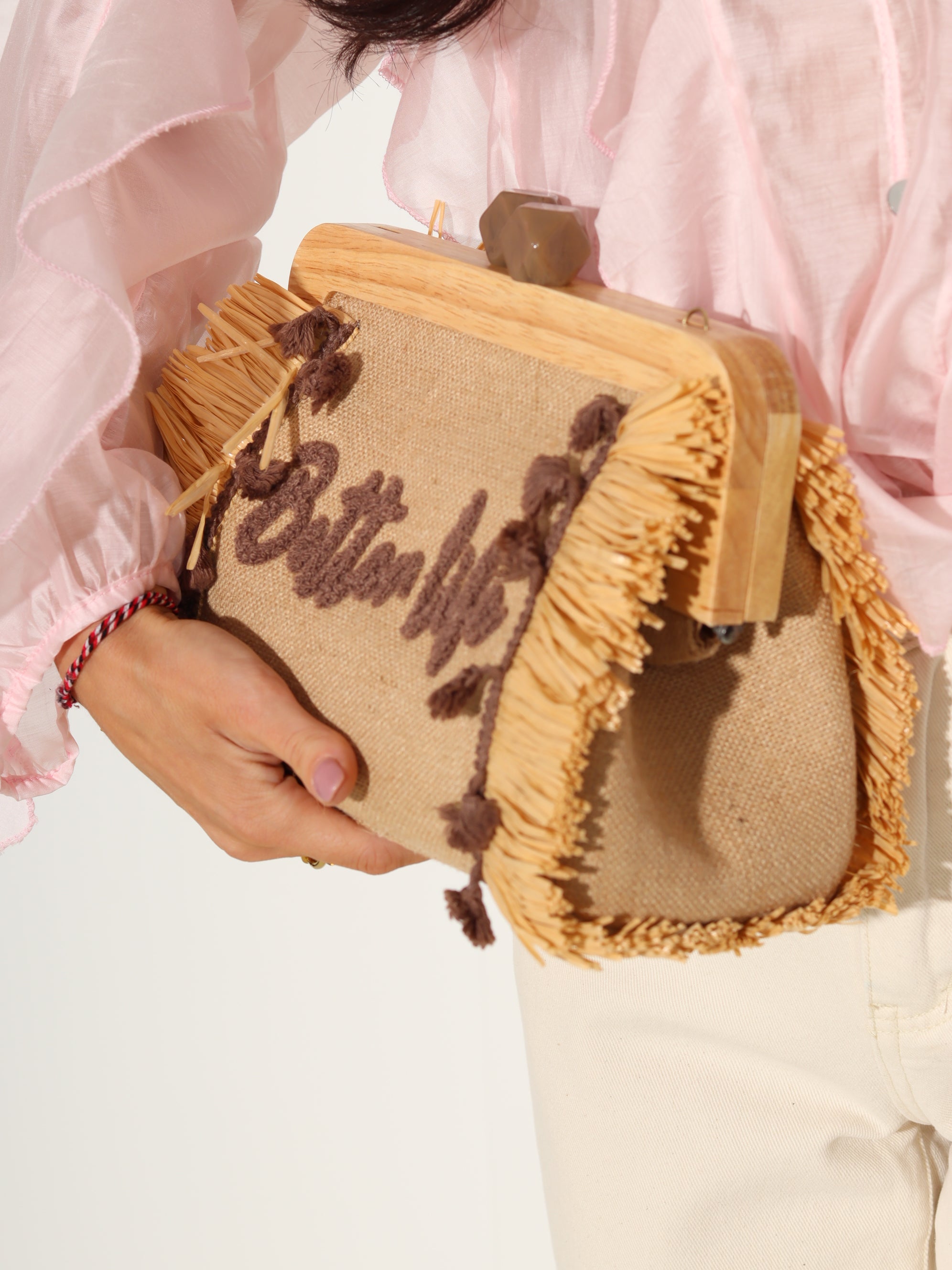 Brūna soma "Parem elu" - 18175