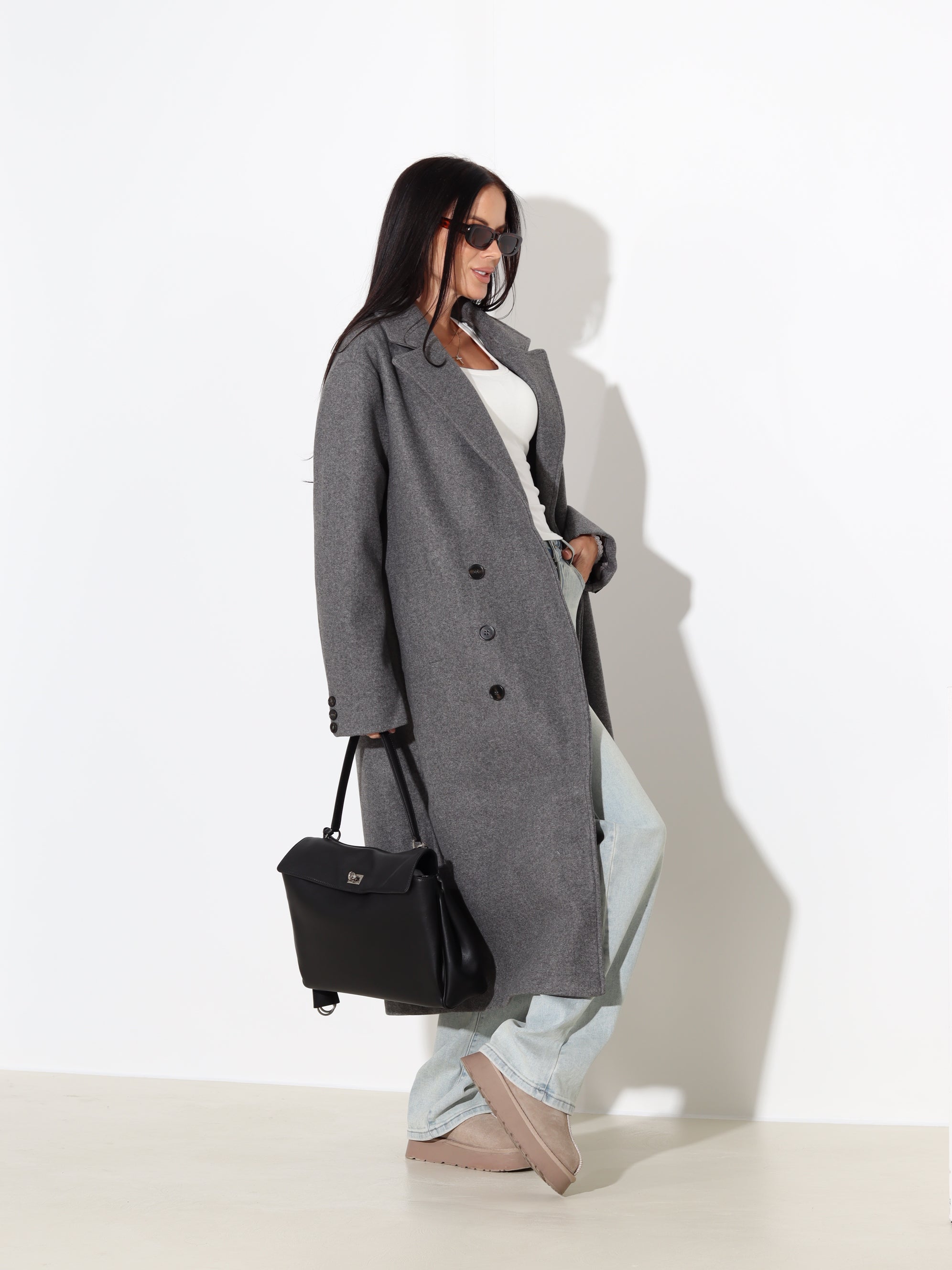 Pelēks, klasisks, taisnas piegrieznes mētelis ar vilnu sastāvā - 17977