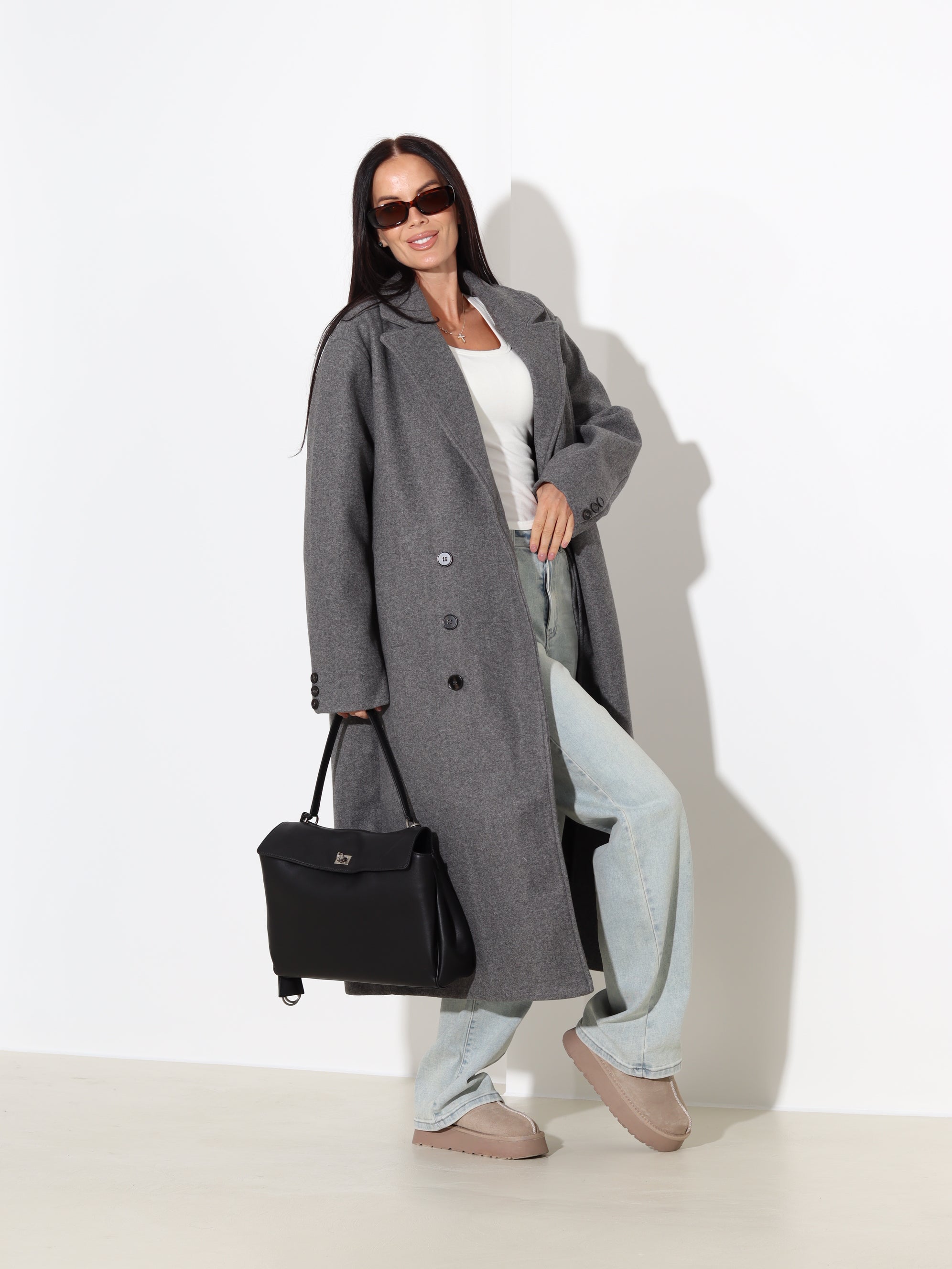 Pelēks, klasisks, taisnas piegrieznes mētelis ar vilnu sastāvā - 17977