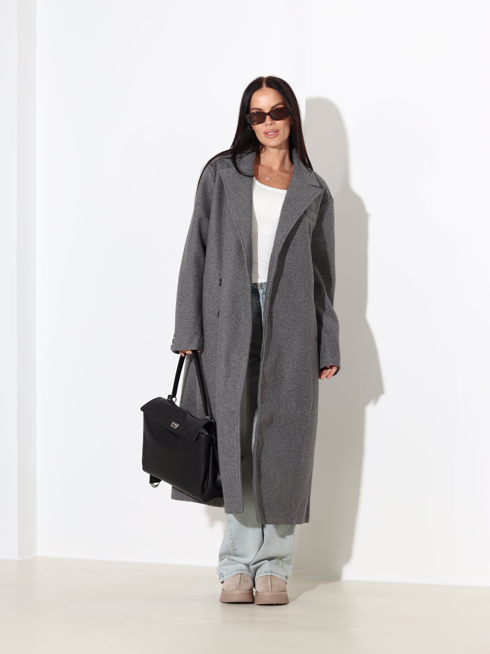 Pelēks, klasisks, taisnas piegrieznes mētelis ar vilnu sastāvā - 17977