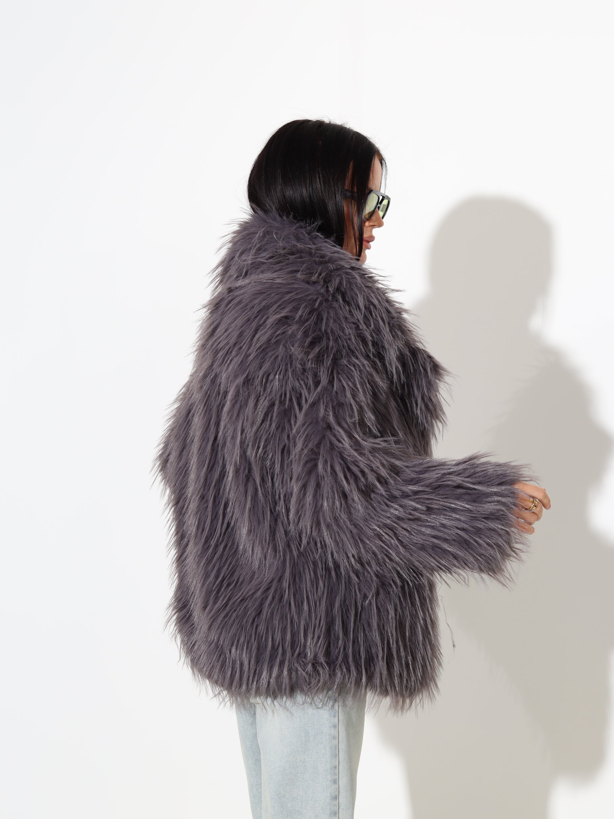 Pelēks, īss erinevate spalvu garuma m/ā kažoks - 17989. a