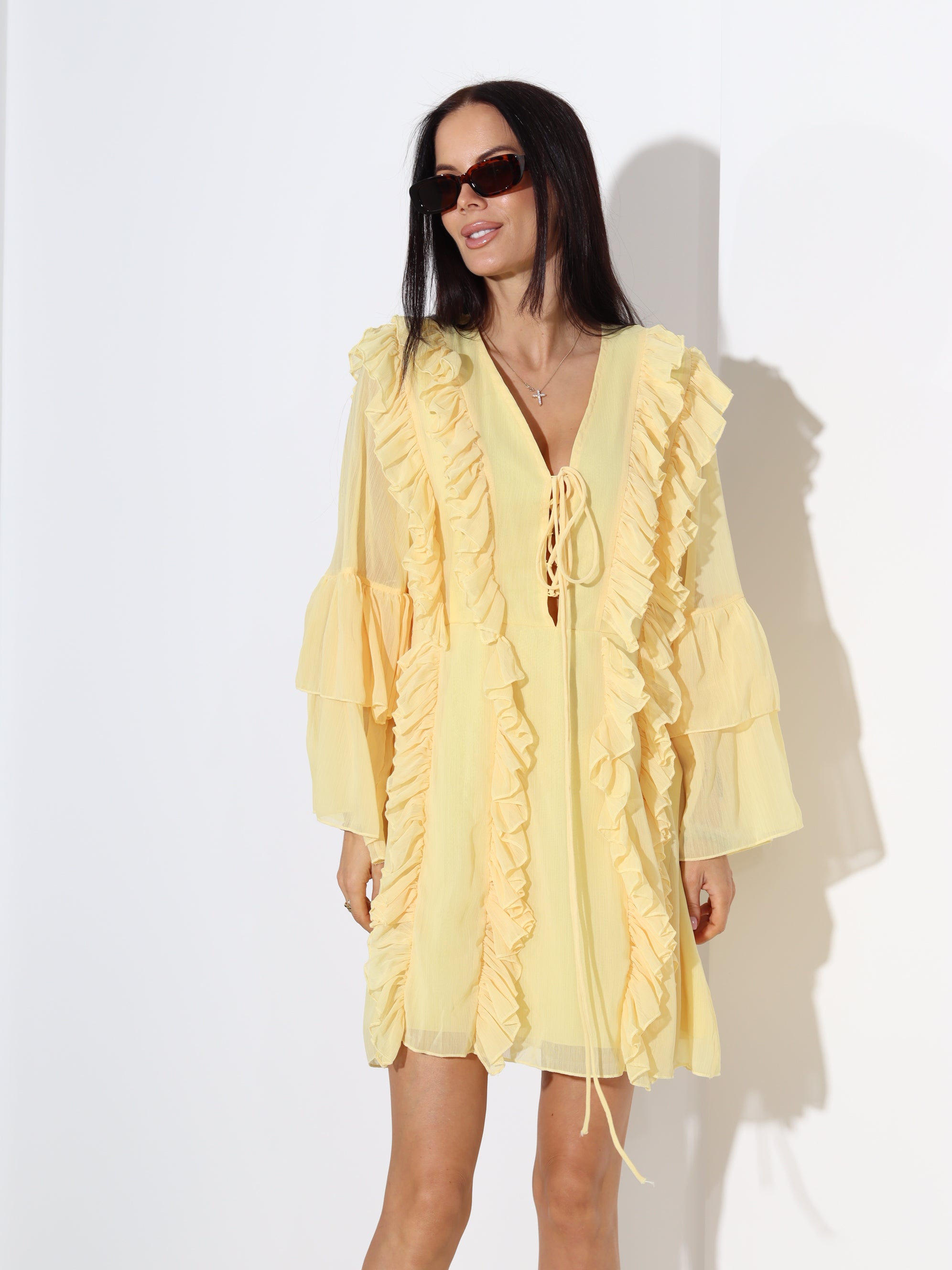 Dzelten, īsa kleita ar kuplām 3/4 piedurknēm - 18794