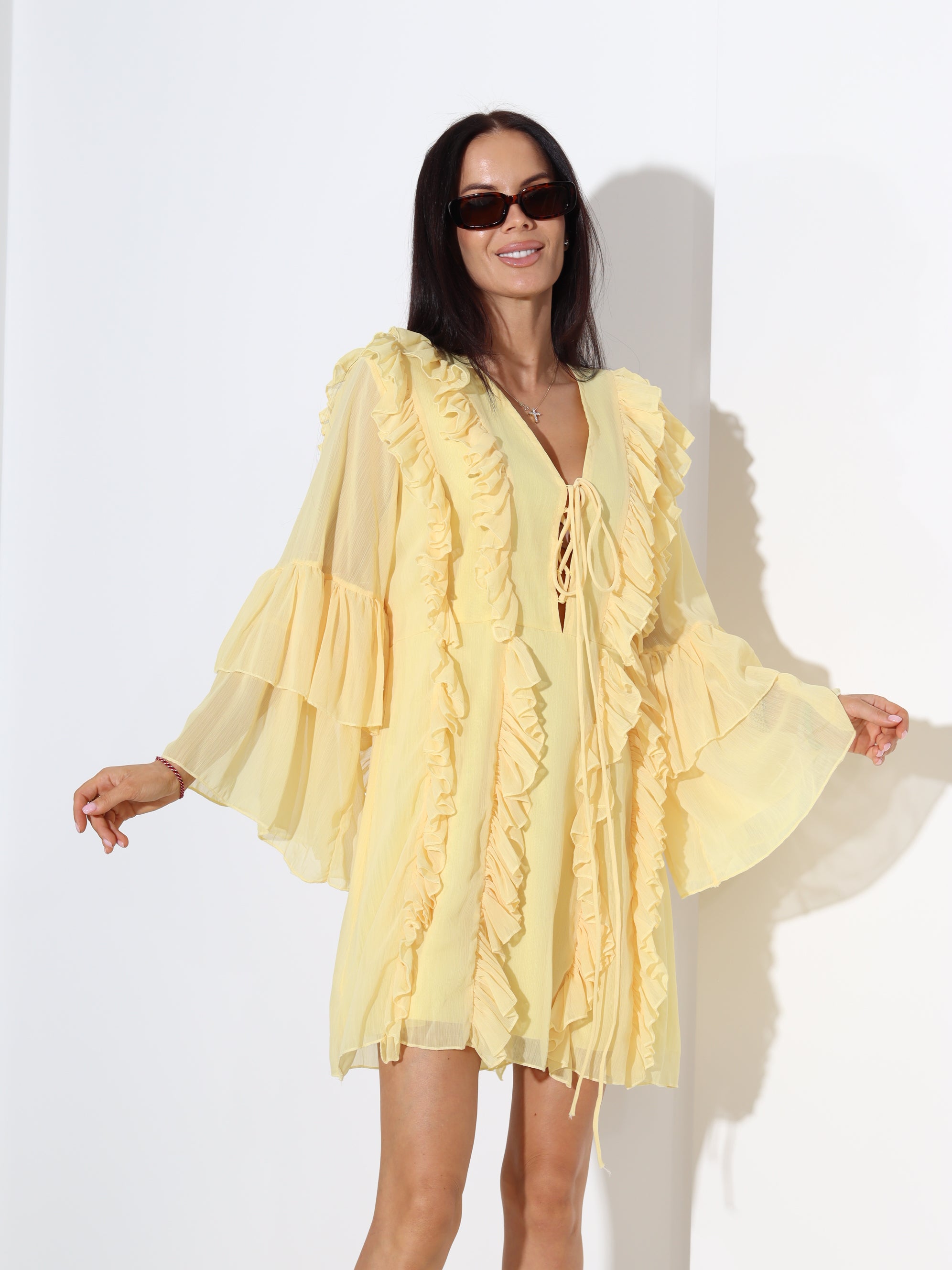 Dzelten, īsa kleita ar kuplām 3/4 piedurknēm - 18794