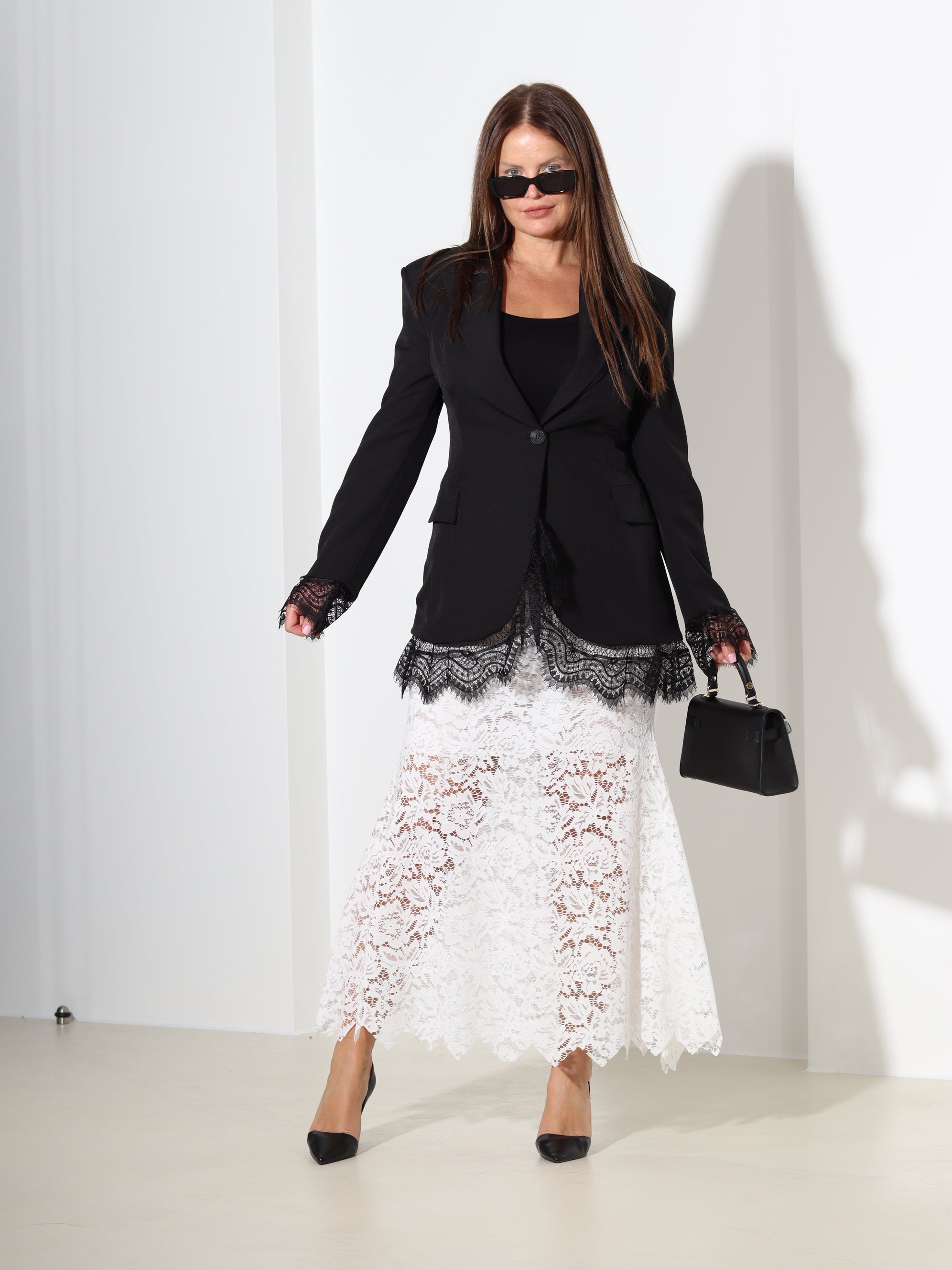 Balta mežģīņu svārki- 18244