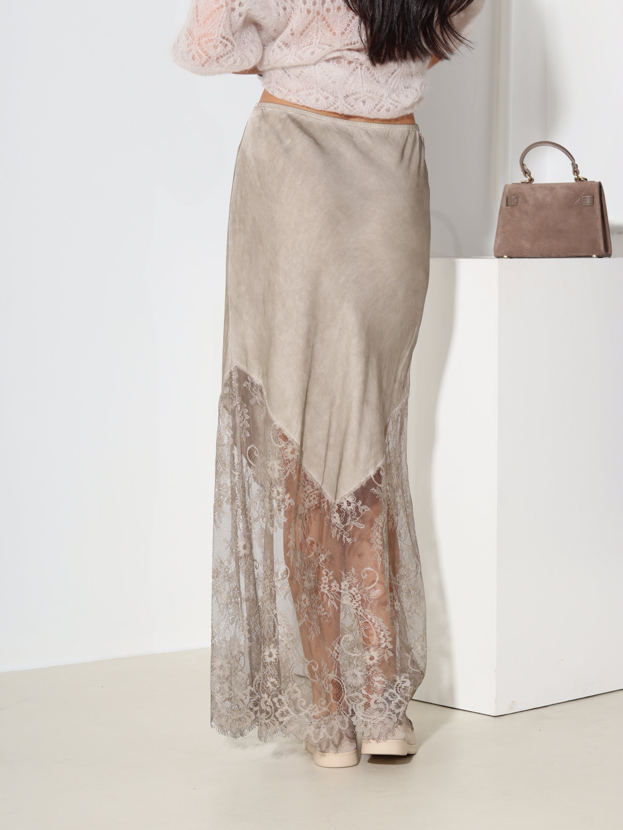 Taupes viskozes svārki ar mežģīni- 18477