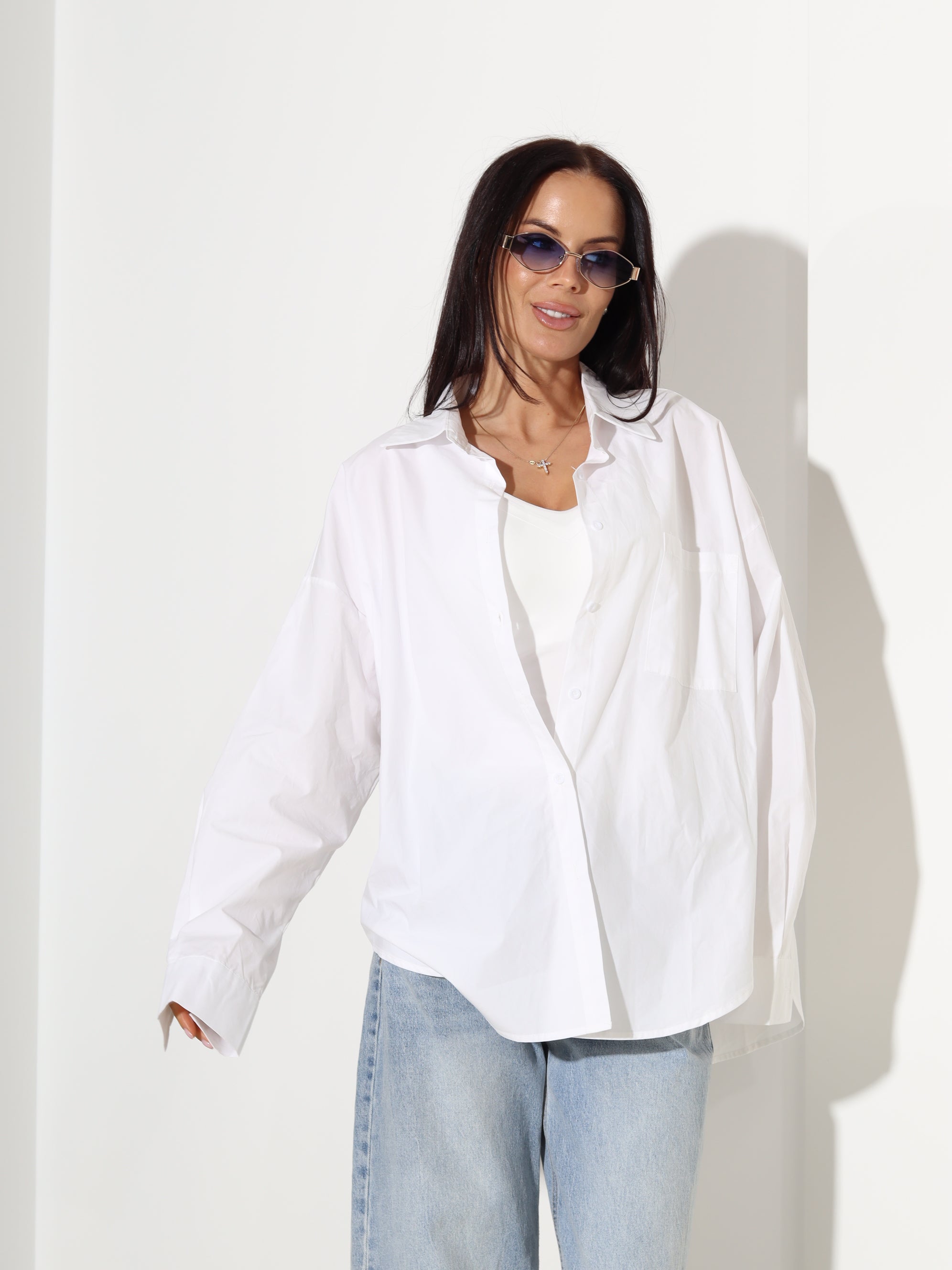 Baltas kokvilnas krekls, brīvā piegrieznē - 18798