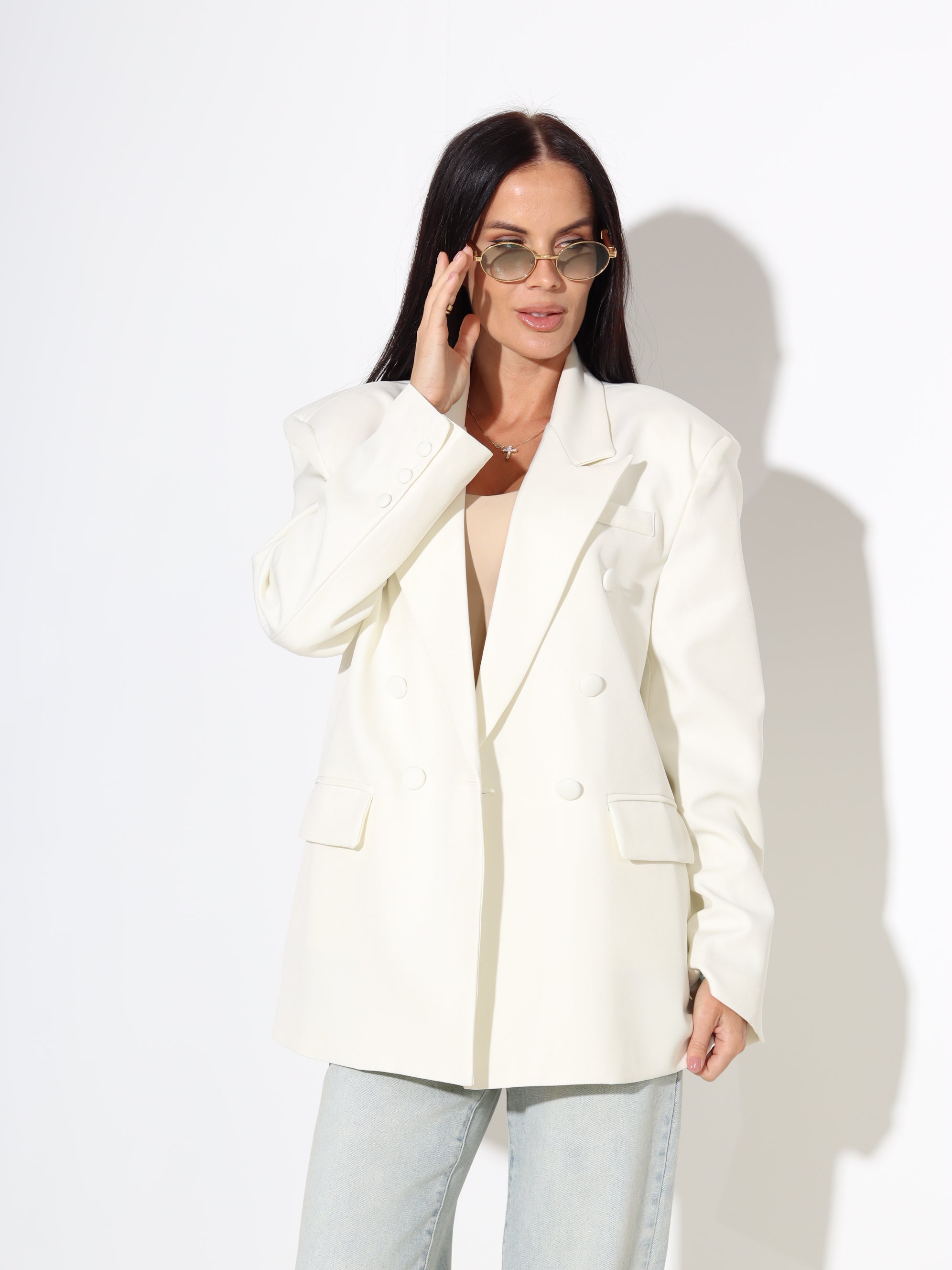 Balta klassikaline žakete ar 2rindu pogām - 18015