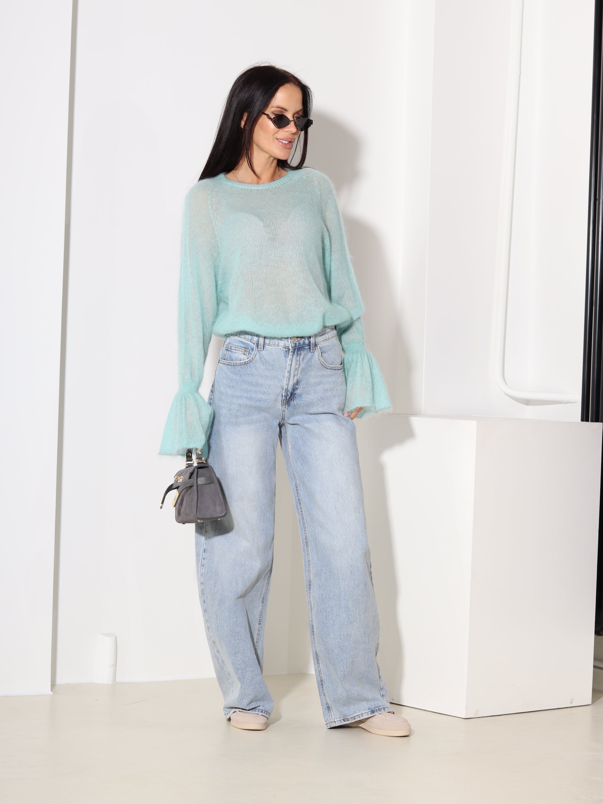 Zaļš džemperis ar volānu delnas daļā - 18518