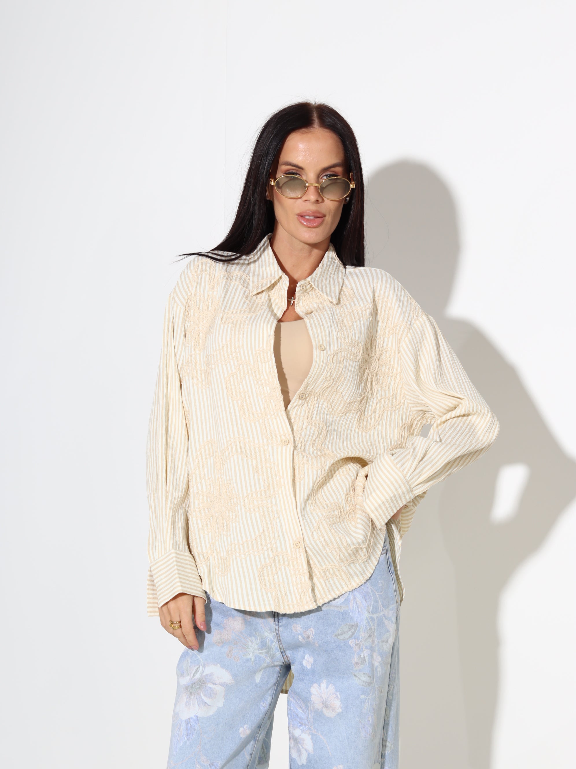 Bēšs, strīpains krekls ar izšuvumu - 18029. a