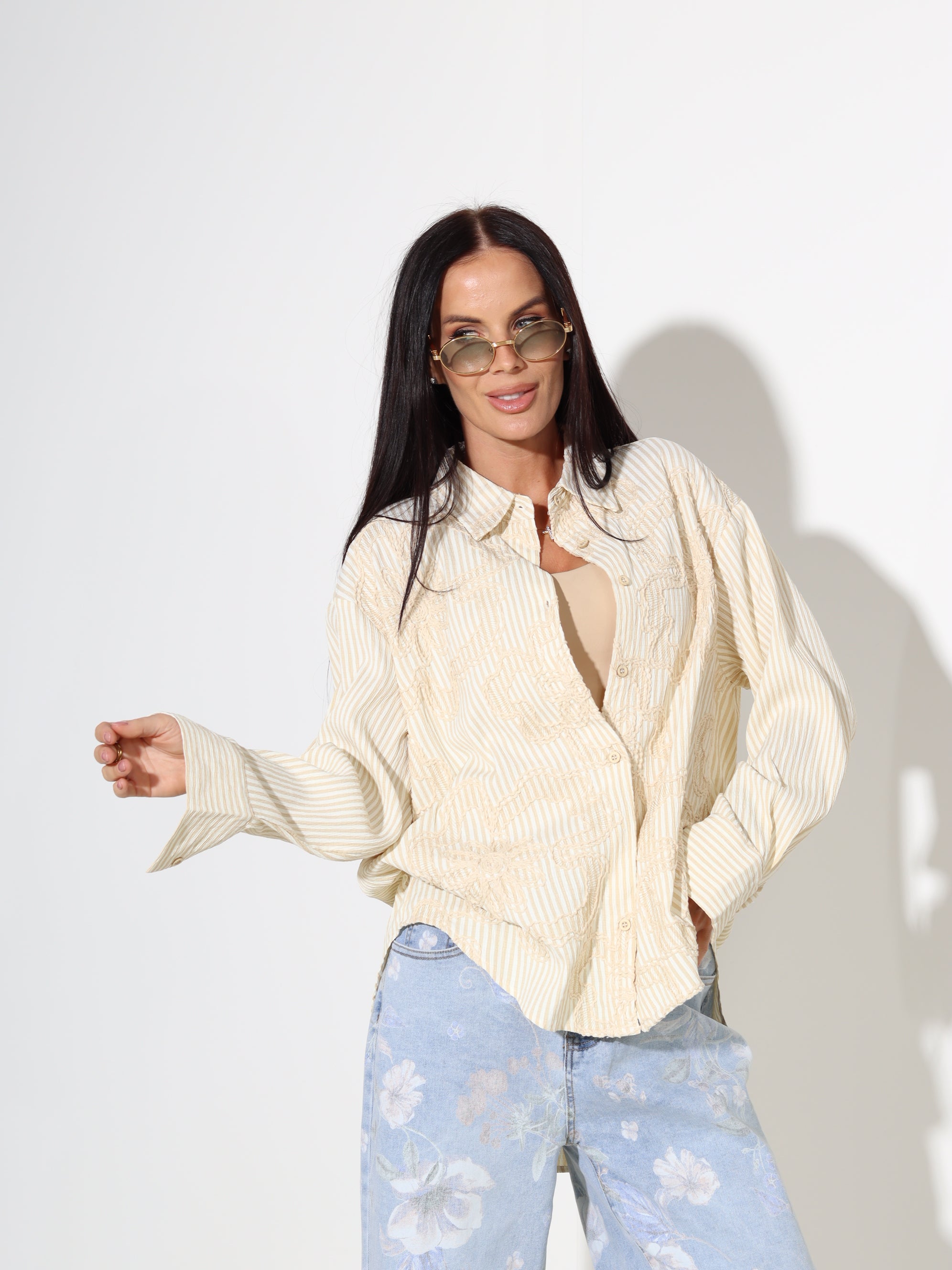 Bēšs, strīpains krekls ar izšuvumu - 18029. a