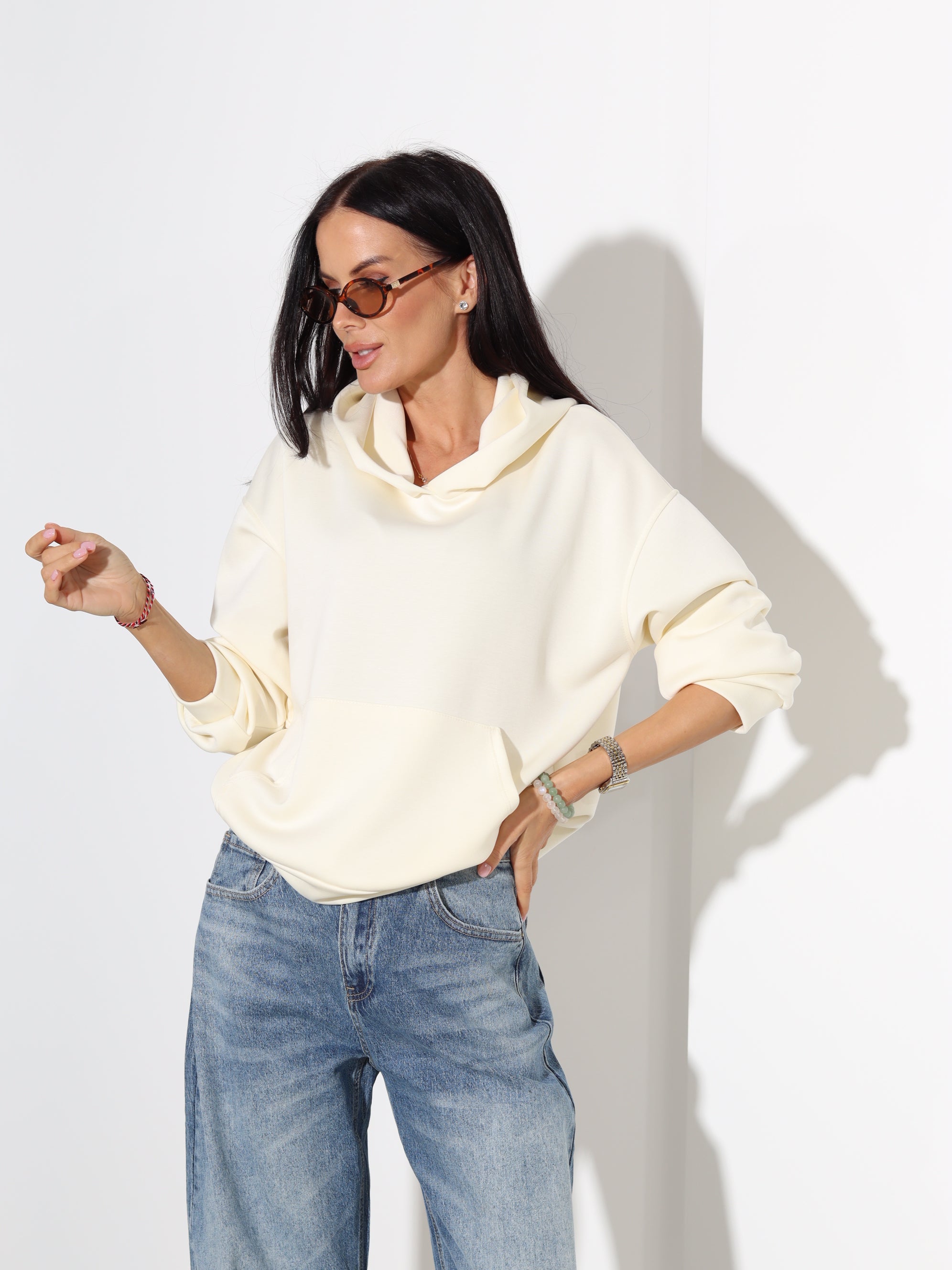 Blāvi dzeltens žemperis ar kapuci - 18278