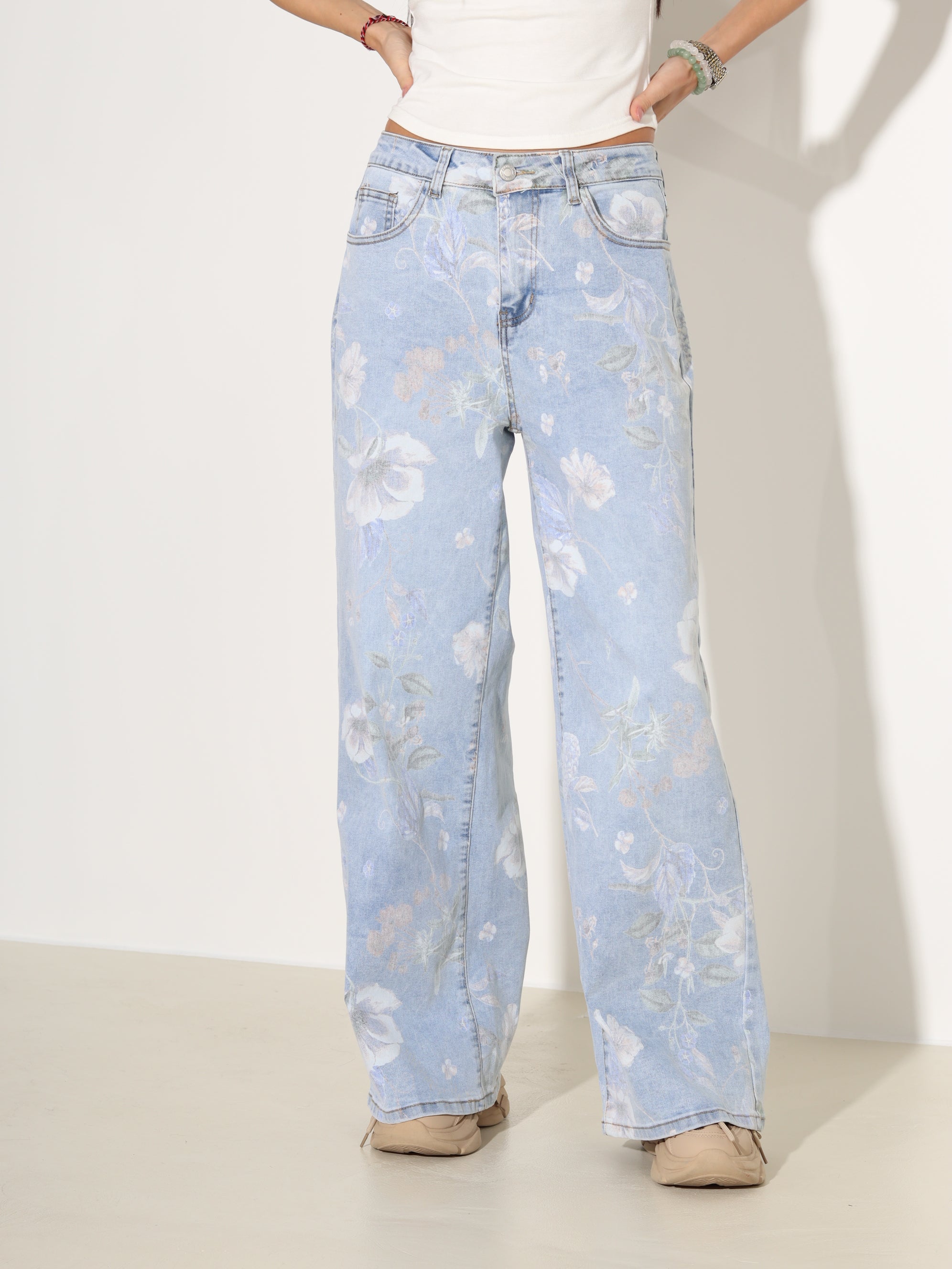 Zilas džinsu püksid ar ziedu printu - 18020