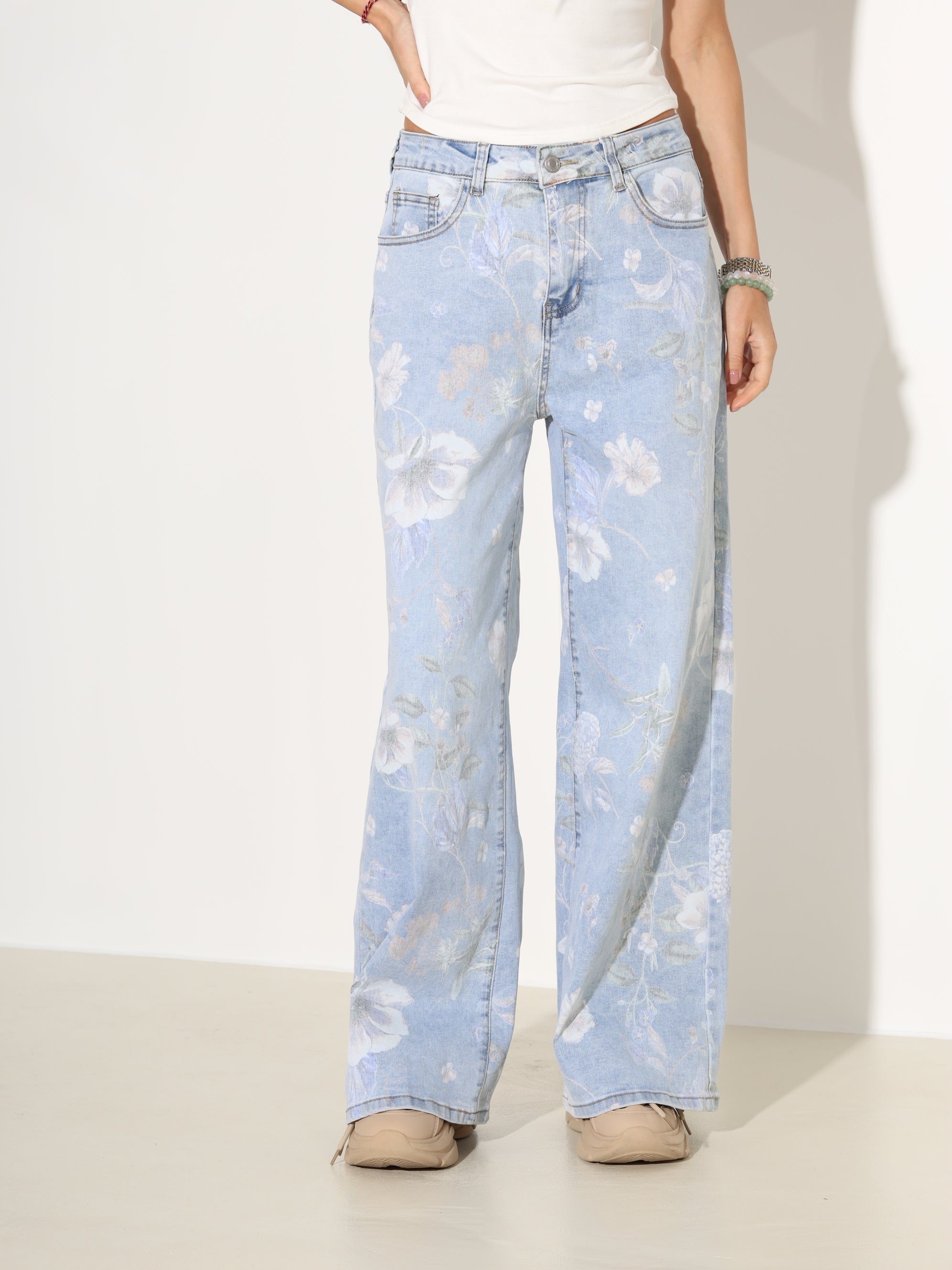 Zilas džinsu püksid ar ziedu printu - 18020