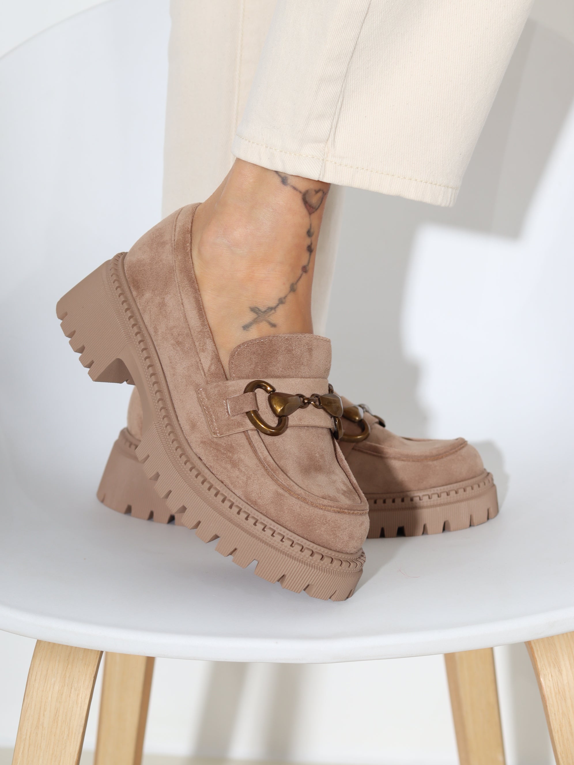 G.brūnas, zemas slēgtas kurpes/ loferi - 18270