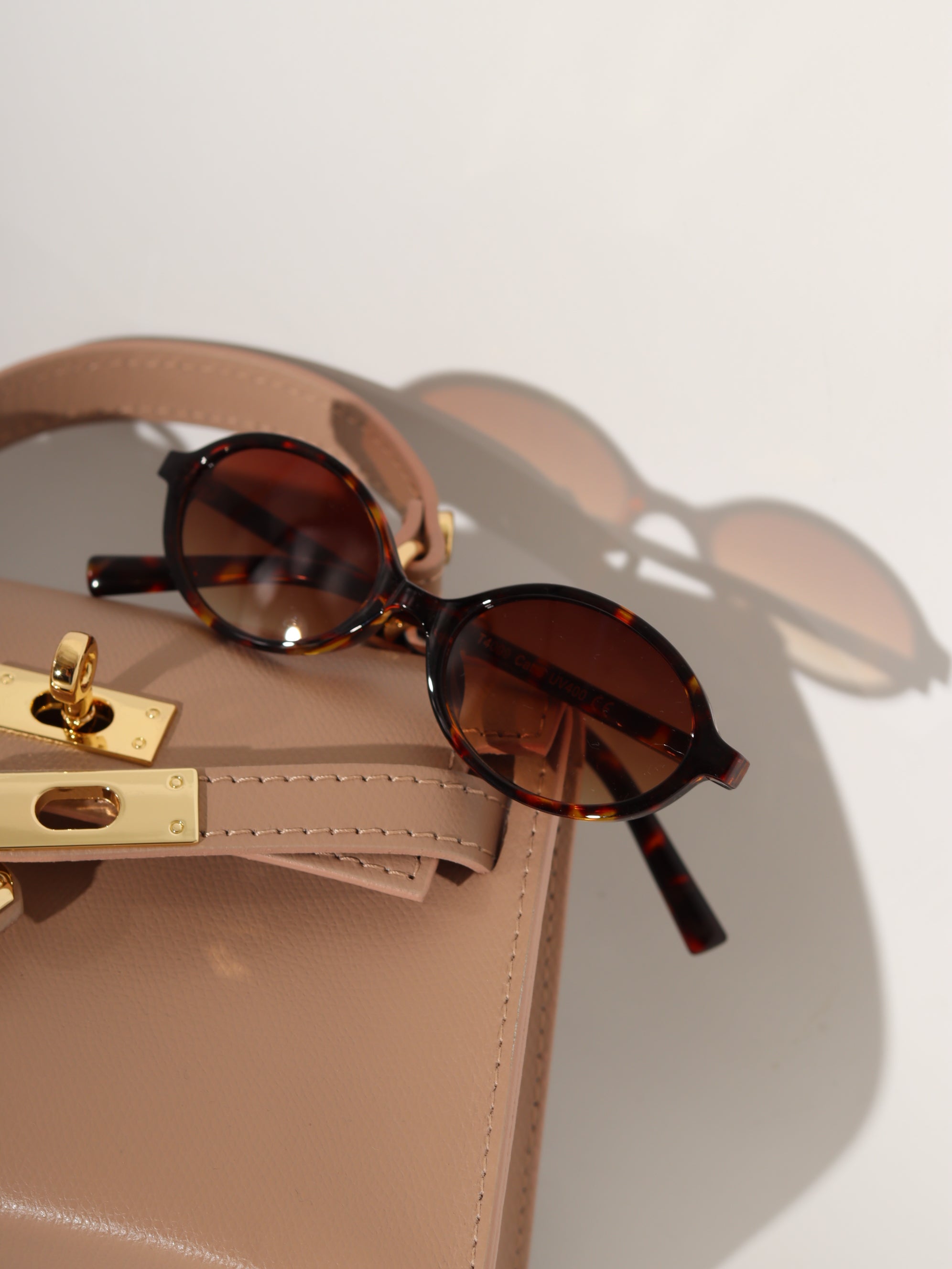 Brūnas smalki ovālas saulesbrilles- 18807