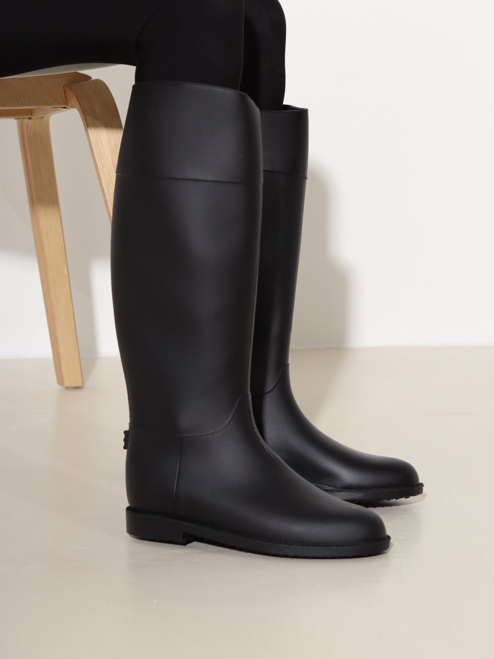 Melni, gari gumijas zābaki 'Simple' – 18271