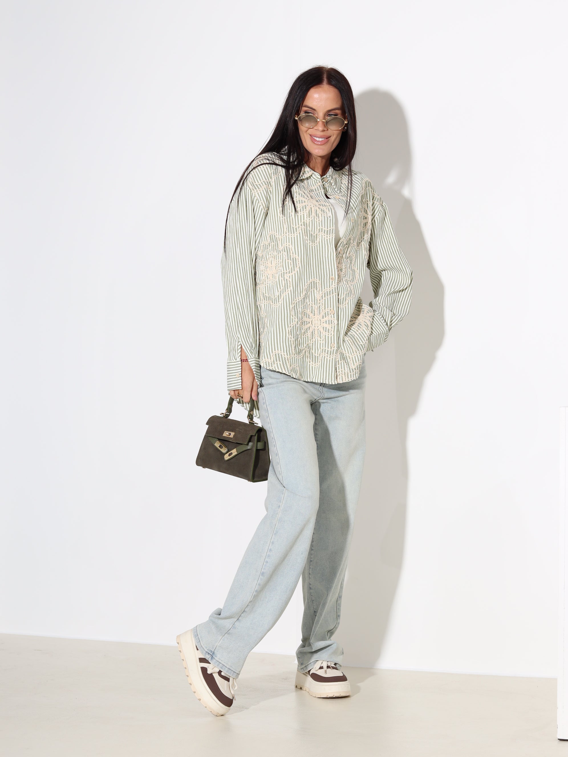 Zaļš, strīpains krekls ar izšuvumu - 18030. a