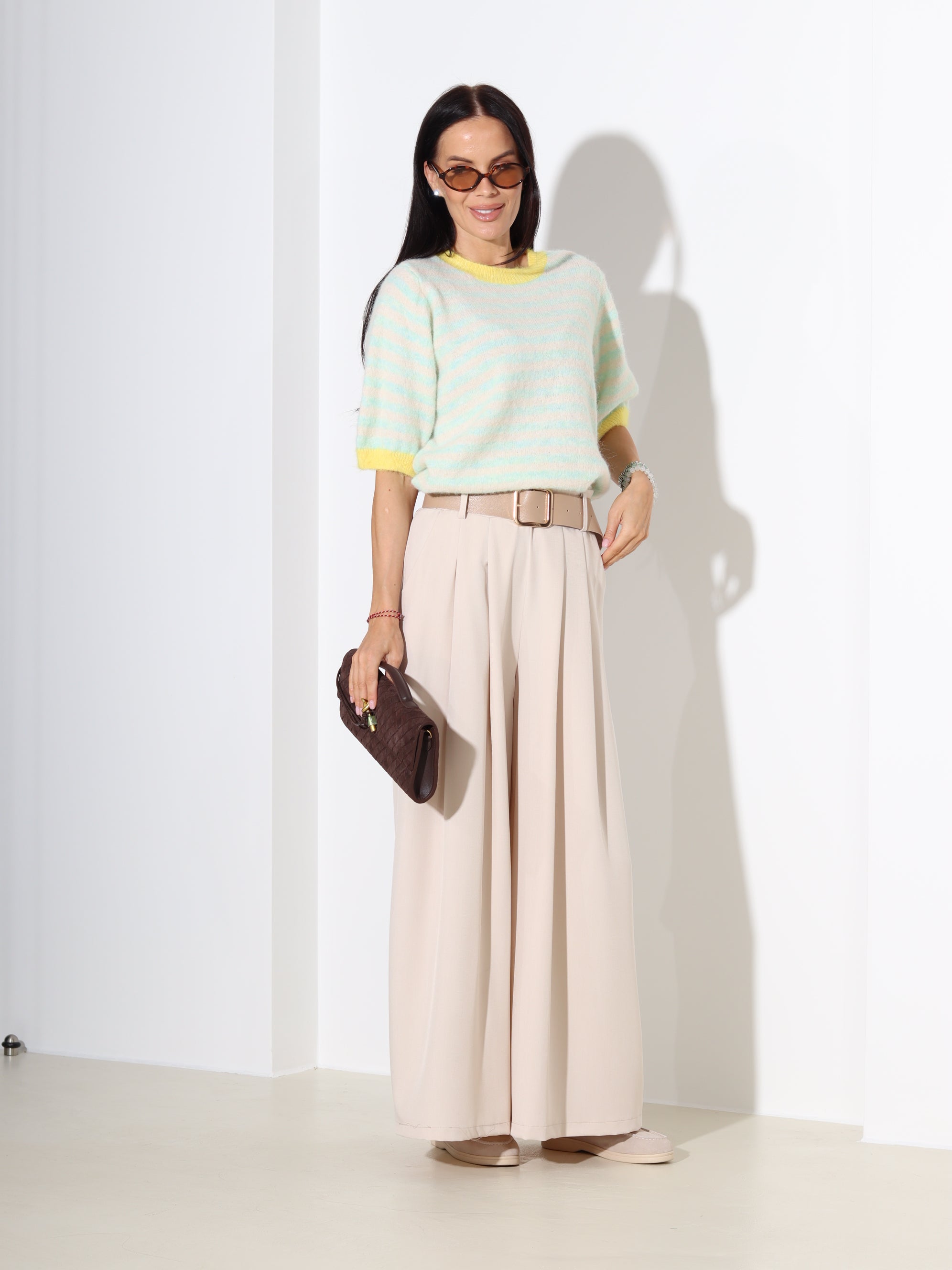 Bēšas klassikalised püksid pruuniu platu jostu – 18291