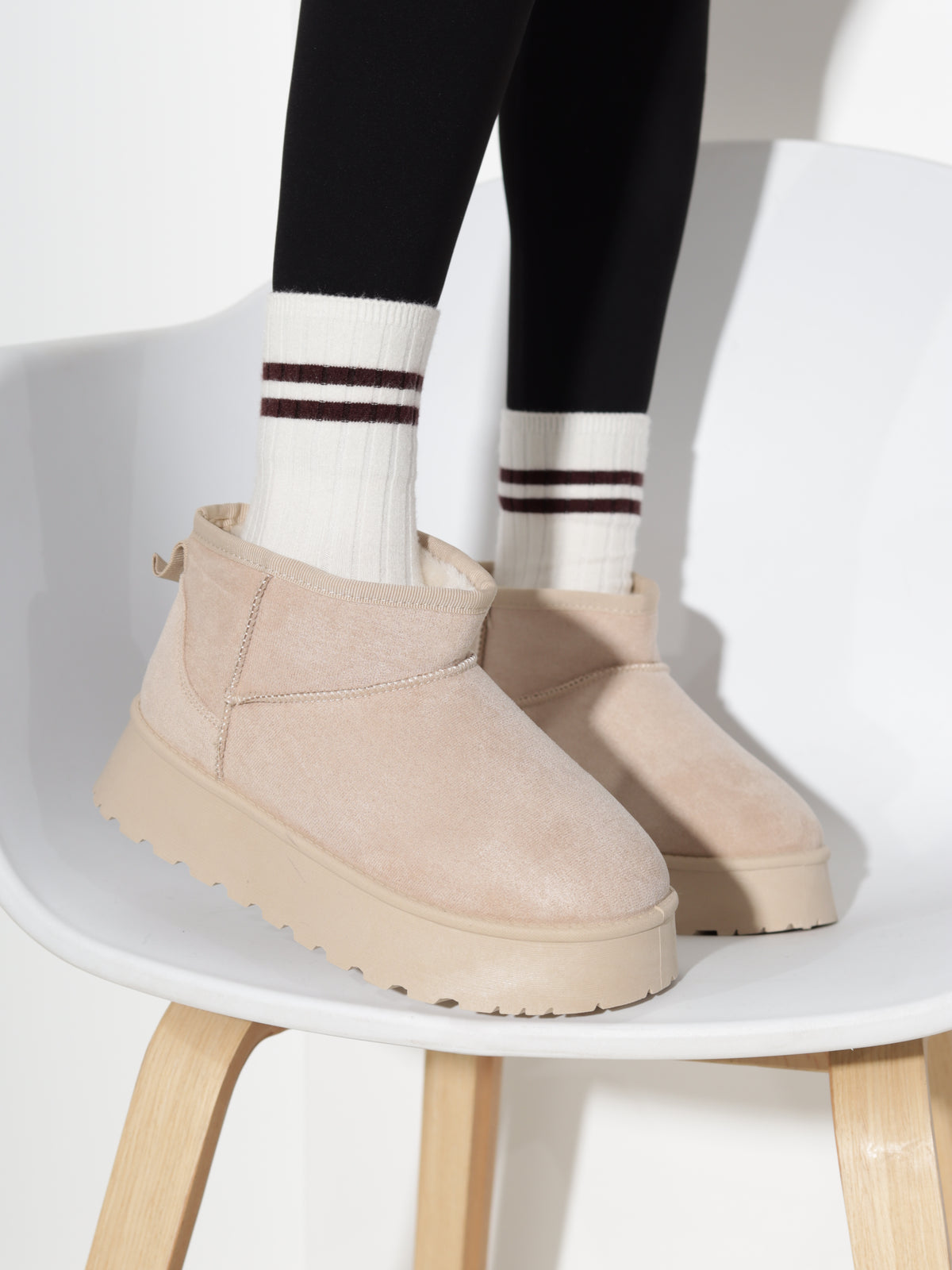Bēši mākslīgās zamšādas zābaki, 'UGG' stilā - 21210